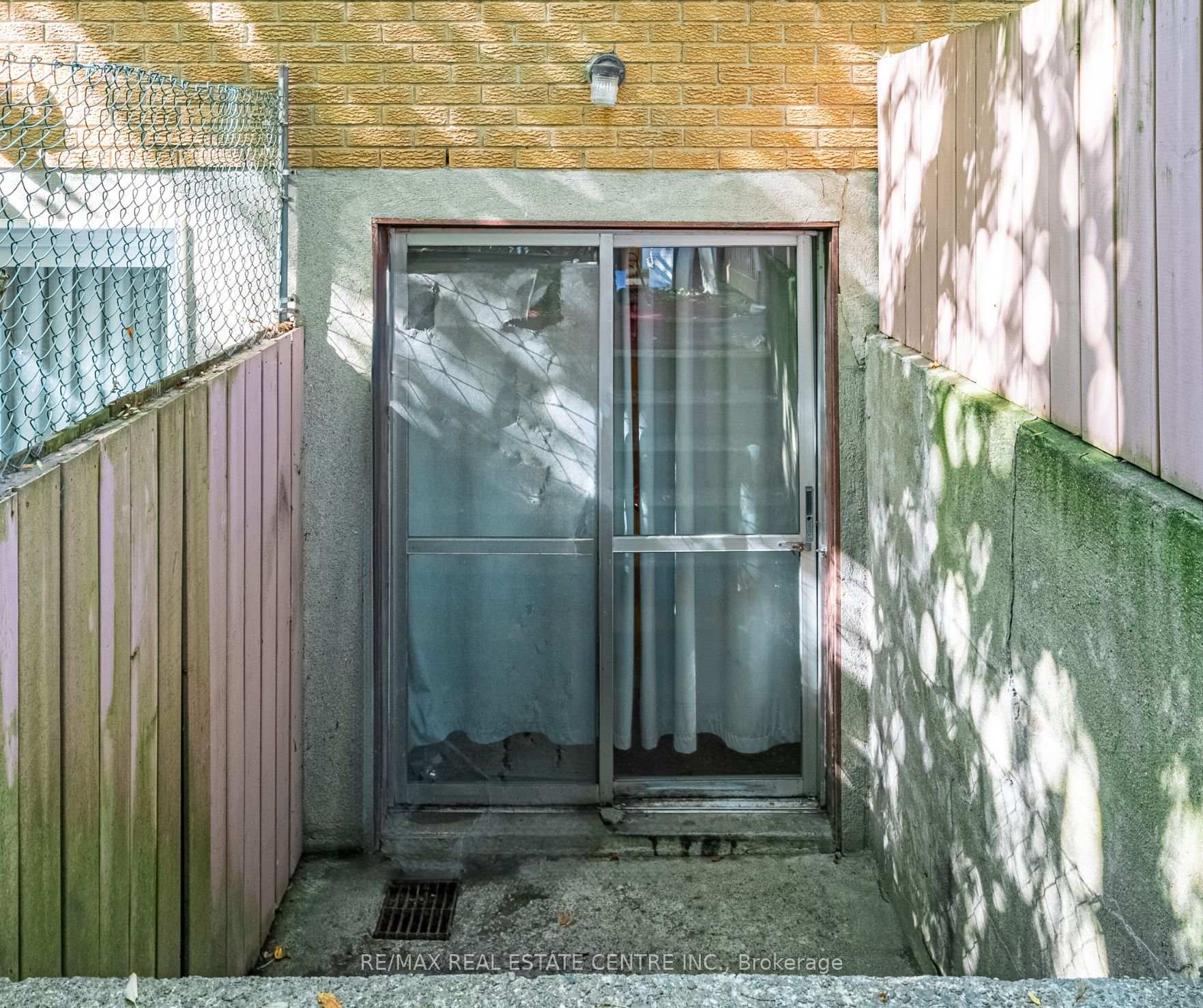 Photo 3 of 228 Ingleside Place, Kitchener — HOMEH