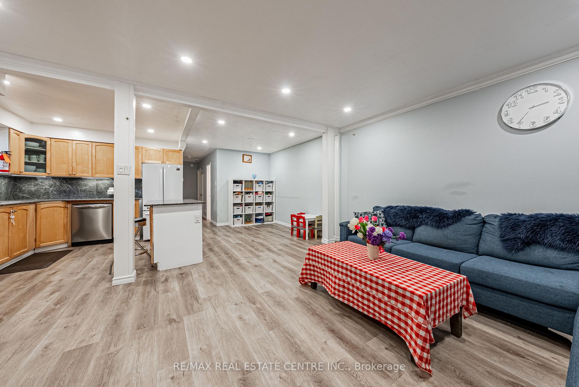 Photo 4 of 228 Ingleside Place, Kitchener — HOMEH