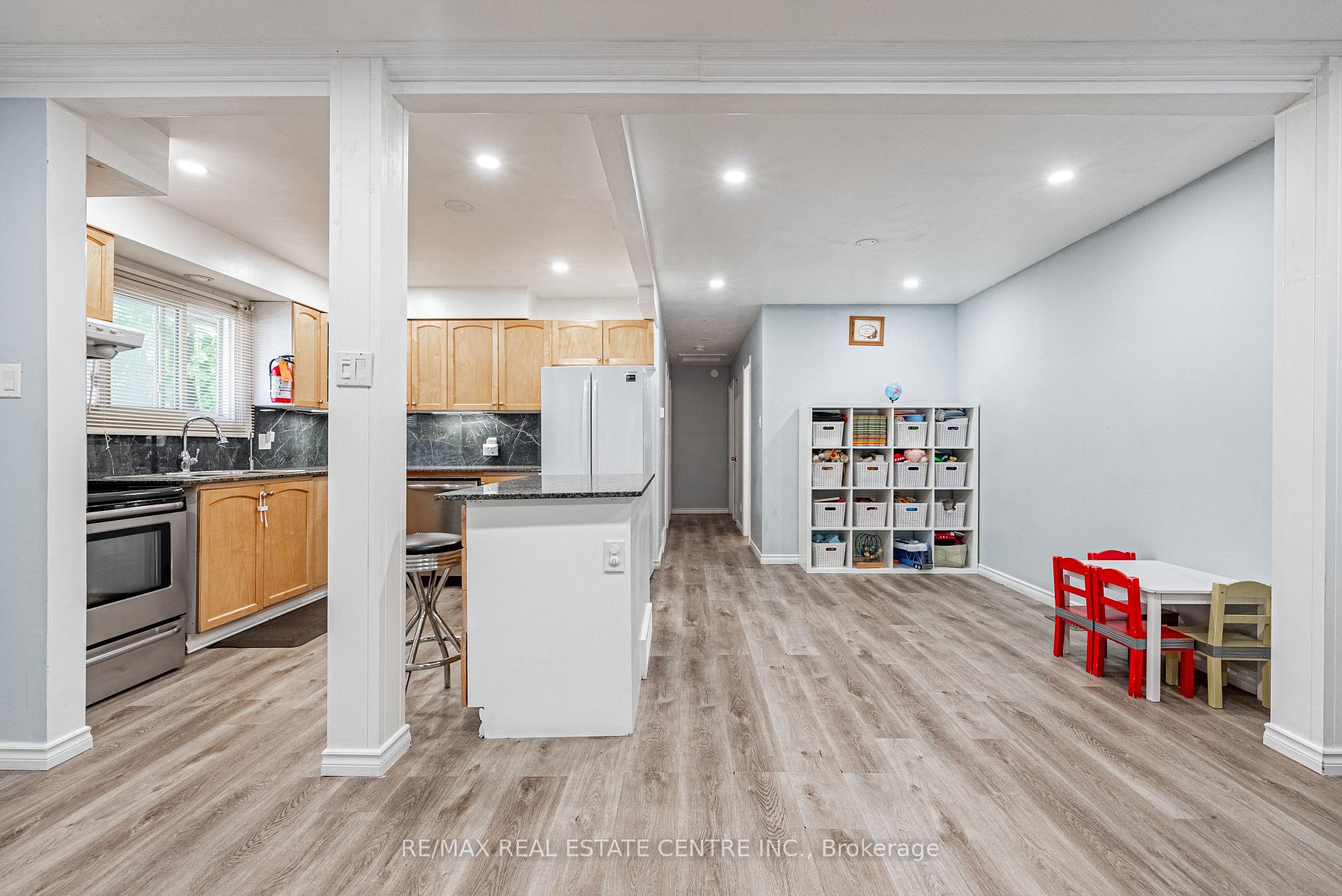 Photo 5 of 228 Ingleside Place, Kitchener — HOMEH