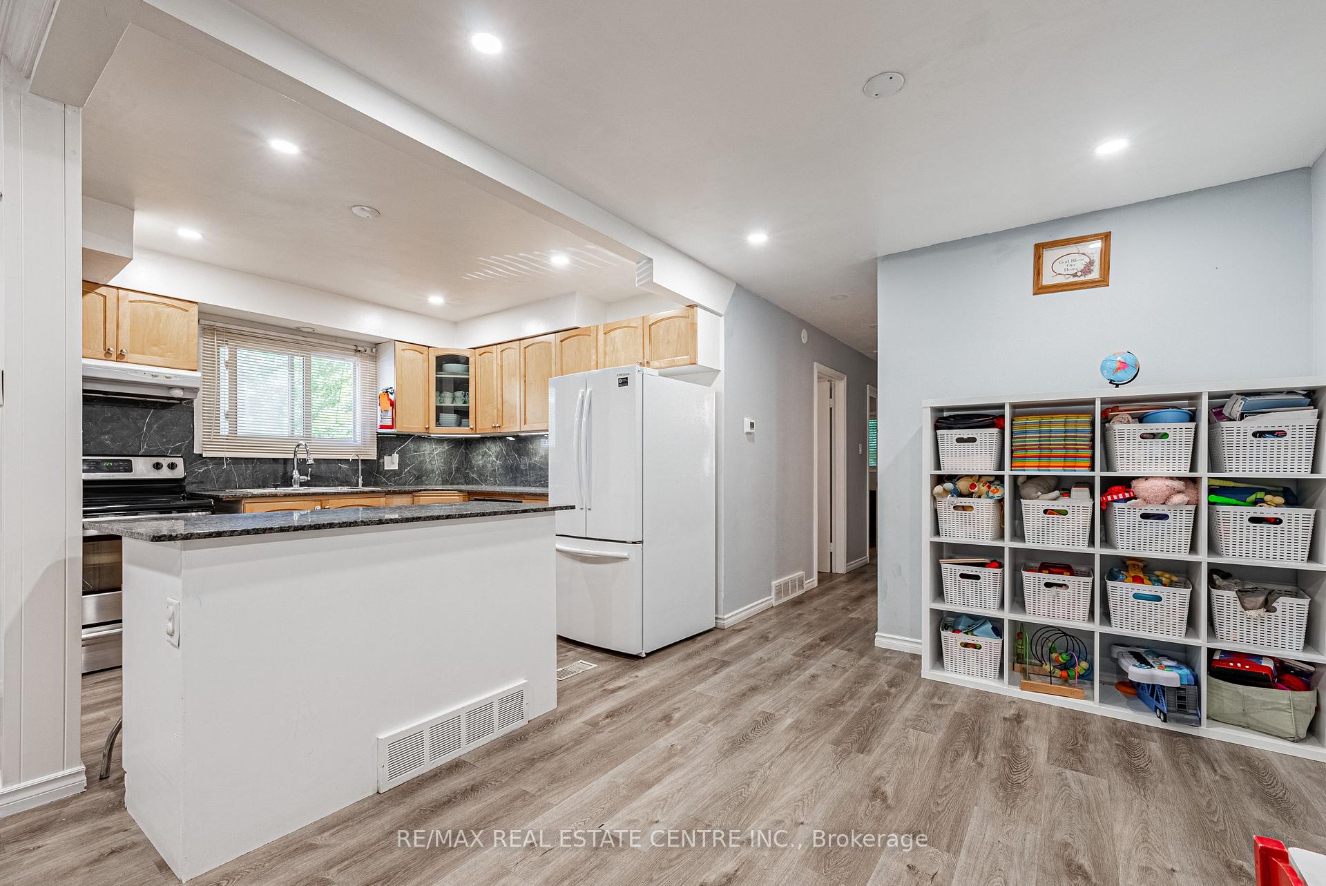 Photo 9 of 228 Ingleside Place, Kitchener — HOMEH