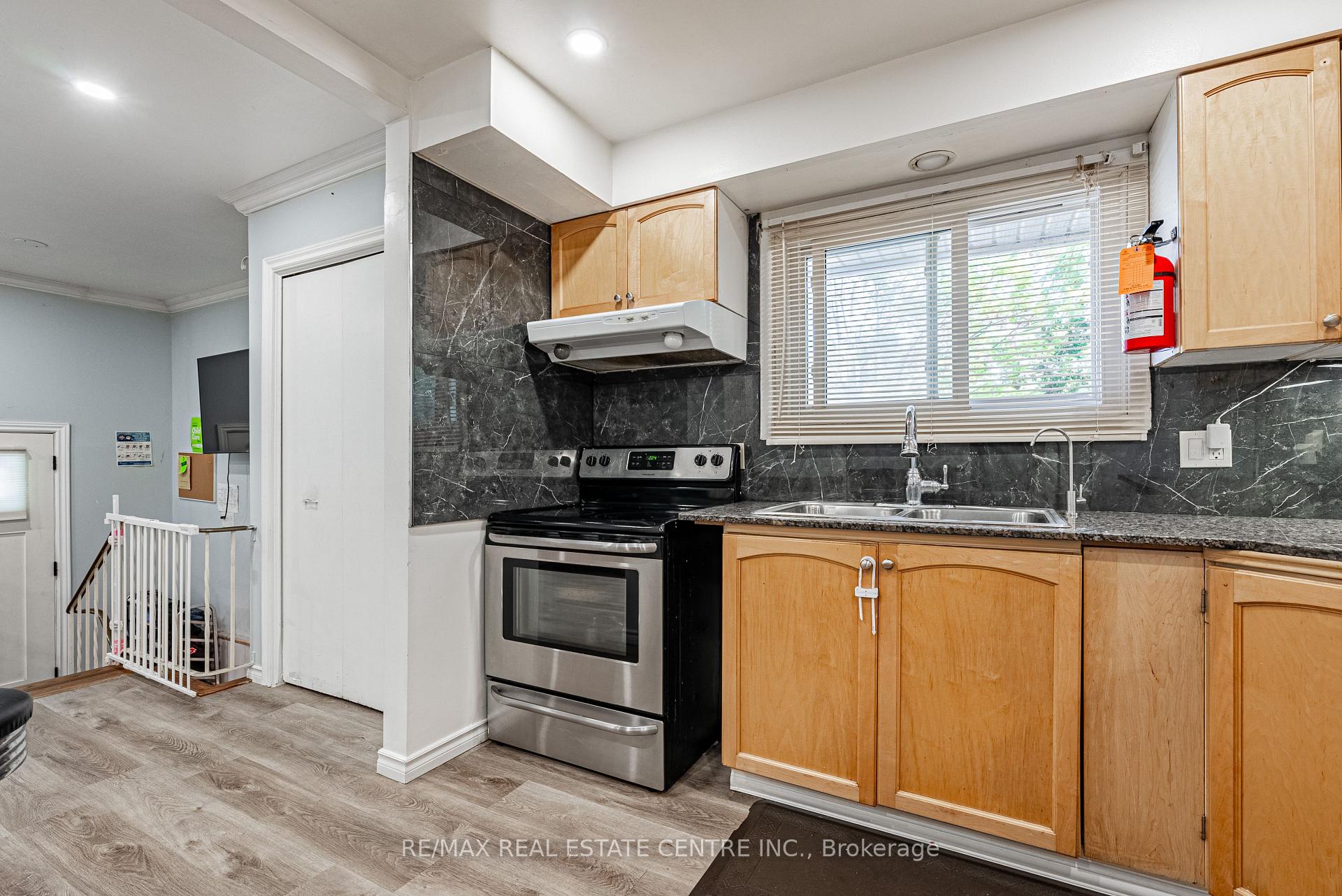 Photo 11 of 228 Ingleside Place, Kitchener — HOMEH
