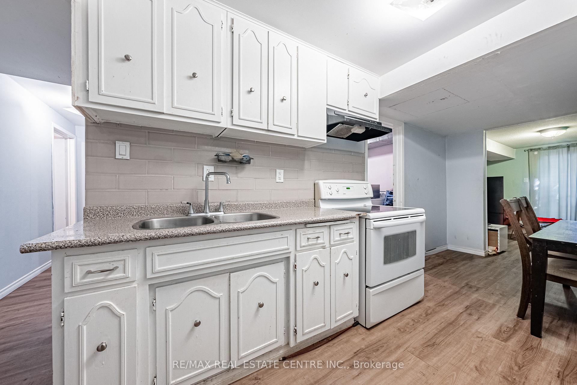 Photo 16 of 228 Ingleside Place, Kitchener — HOMEH