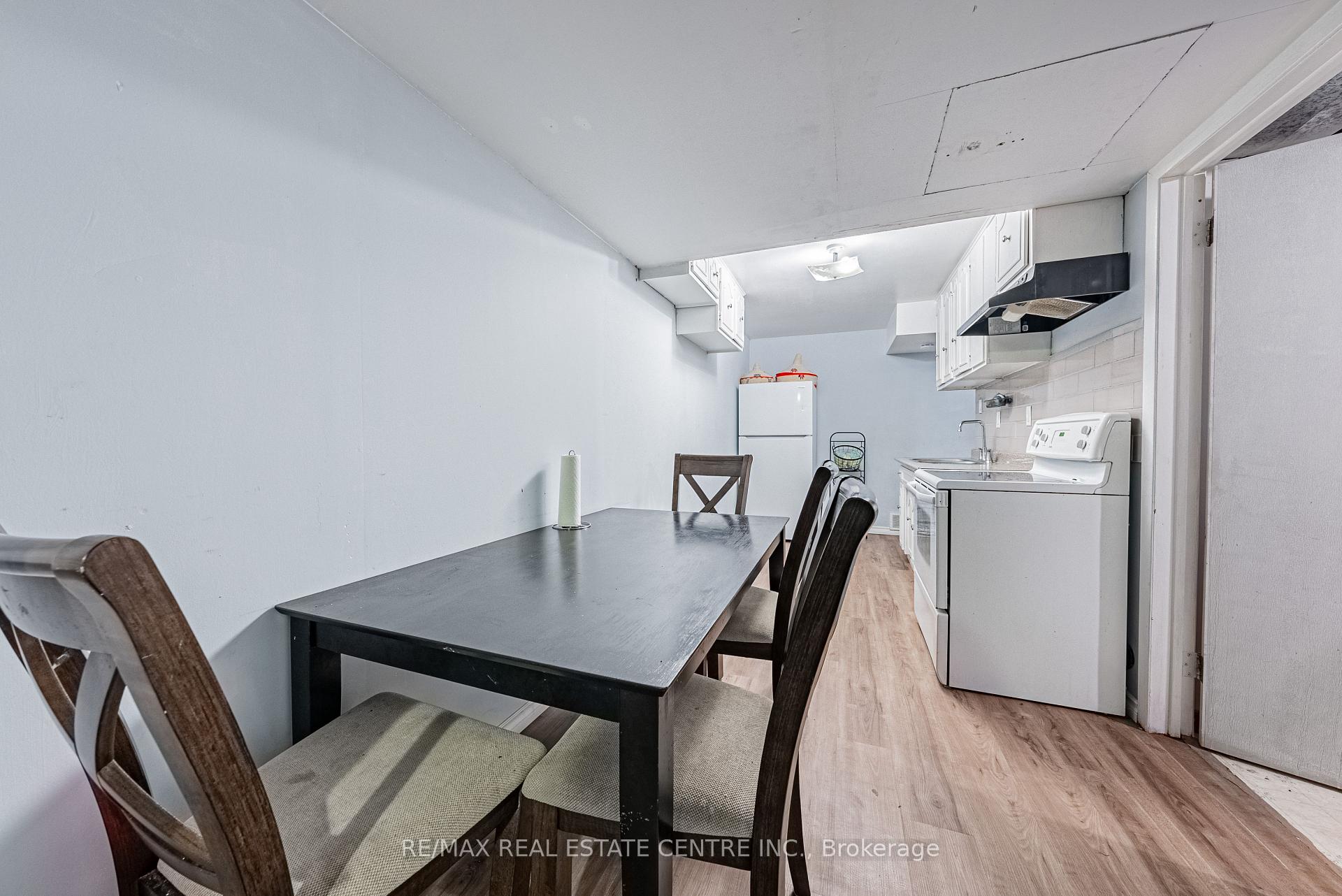 Photo 18 of 228 Ingleside Place, Kitchener — HOMEH