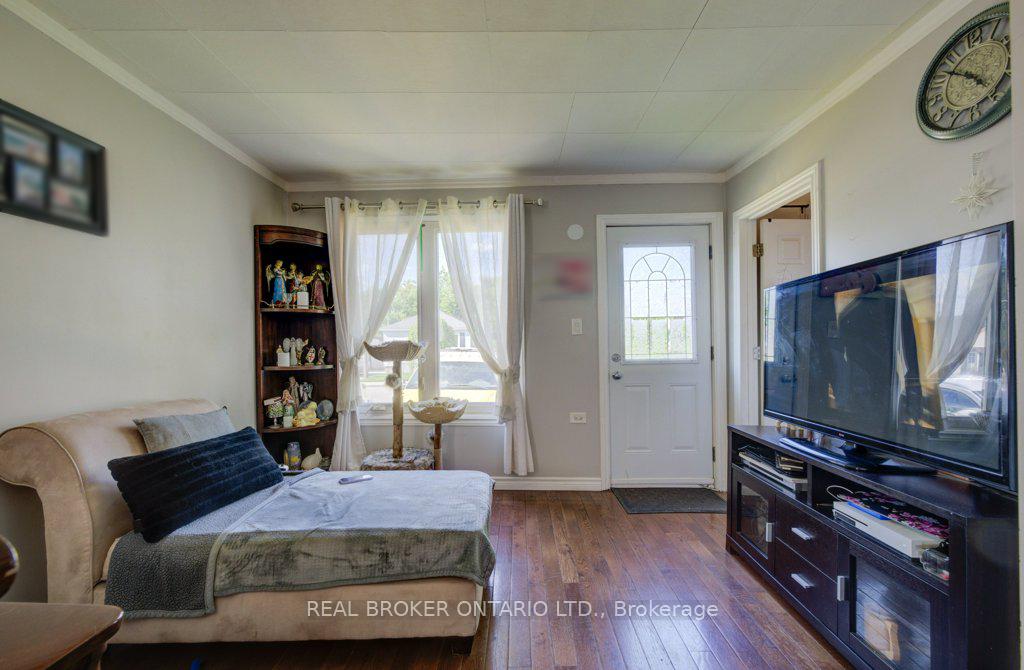 Photo 5 of 210 Grace Avenue, Hamilton, Parkview — HOMEH