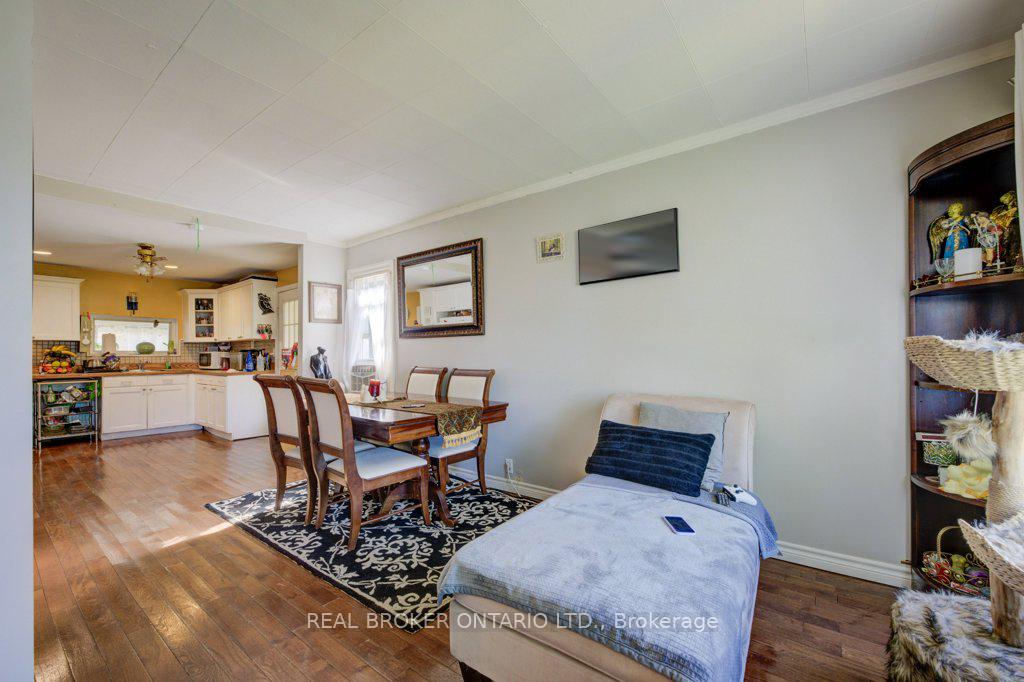 Photo 6 of 210 Grace Avenue, Hamilton, Parkview — HOMEH