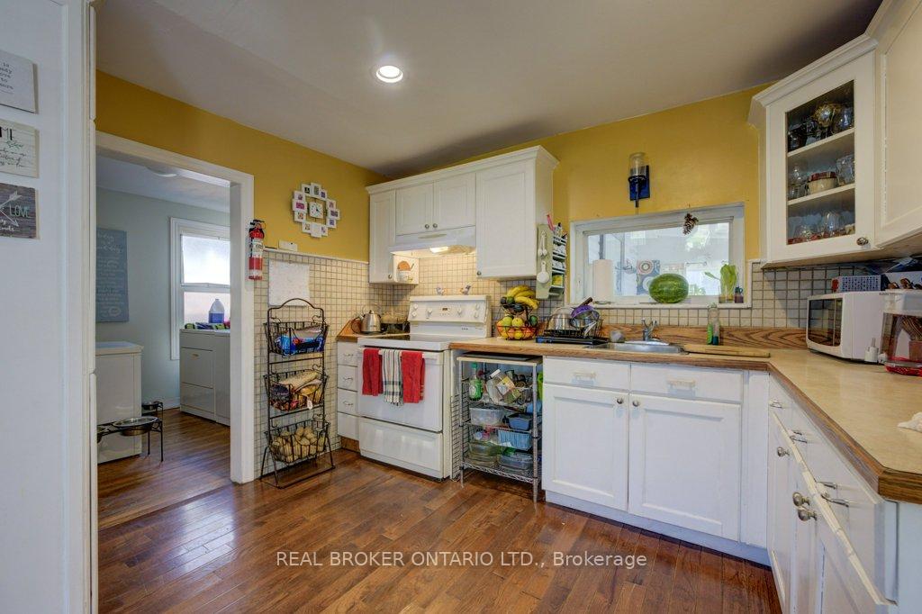 Photo 10 of 210 Grace Avenue, Hamilton, Parkview — HOMEH