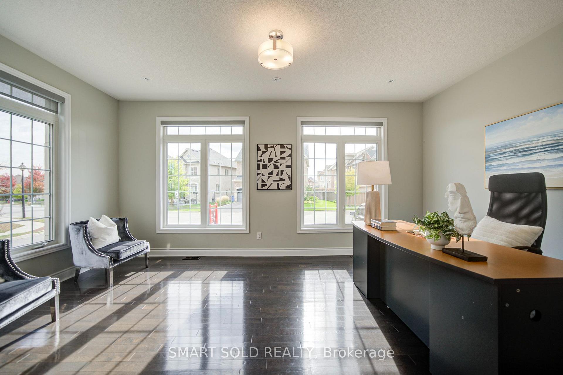 Photo 9 of 982 Wilbur Pipher Circle, Newmarket, Stonehaven-Wyndham — HOMEH