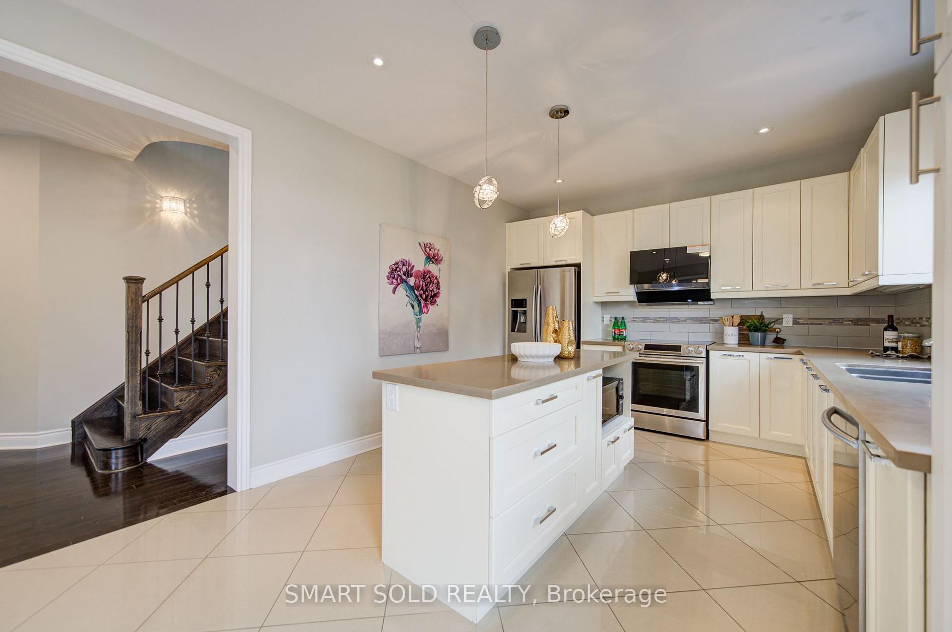 Photo 16 of 982 Wilbur Pipher Circle, Newmarket, Stonehaven-Wyndham — HOMEH