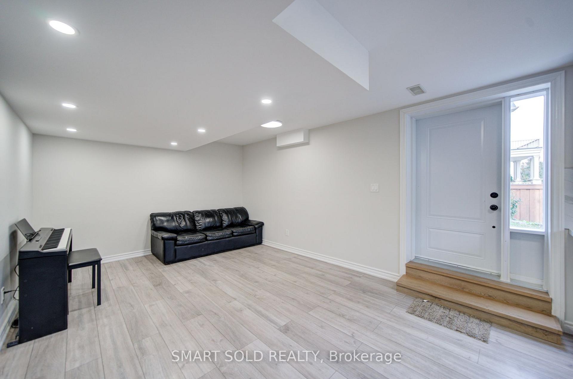 Photo 33 of 982 Wilbur Pipher Circle, Newmarket, Stonehaven-Wyndham — HOMEH