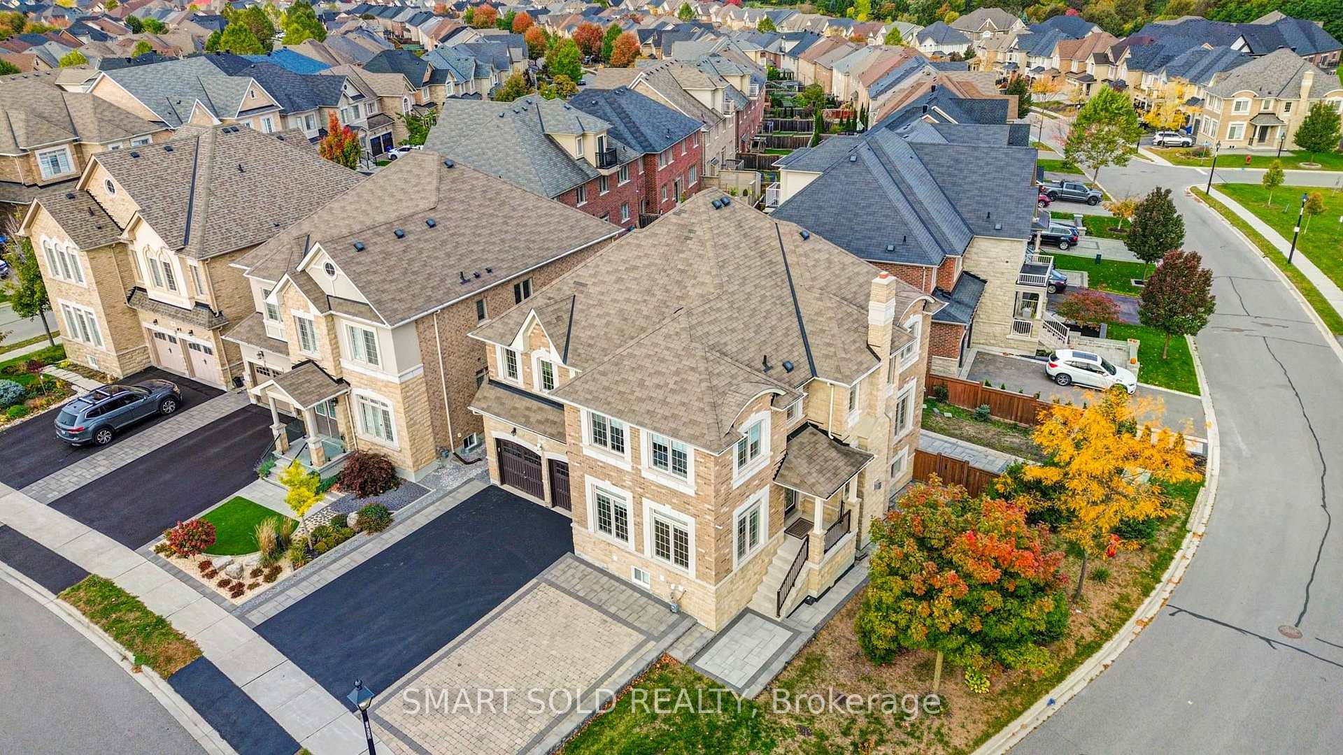 Photo 2 of 982 Wilbur Pipher Circle, Newmarket, Stonehaven-Wyndham — HOMEH