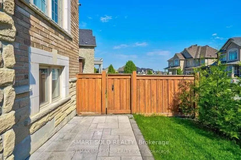 Photo 44 of 982 Wilbur Pipher Circle, Newmarket, Stonehaven-Wyndham — HOMEH