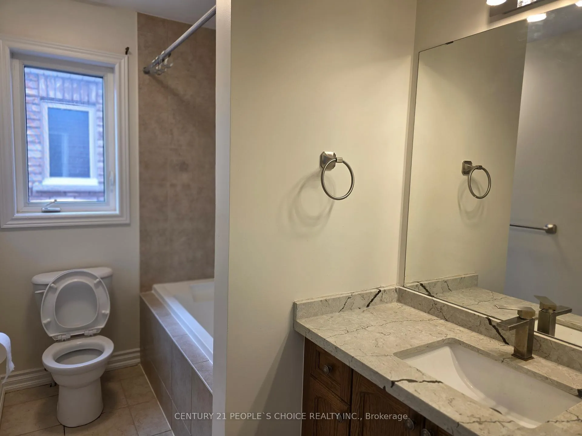 Photo 12 of Unit main floor, 26 Openbay Gardens, Brampton, Sandringham-Wellington — HOMEH