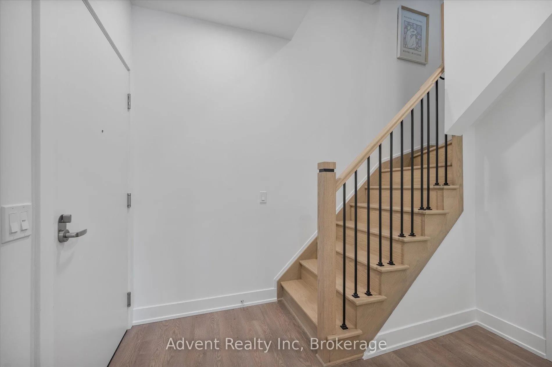 Photo 2 of Unit 132, 8 Cedarland Drive, Markham, Unionville — HOMEH