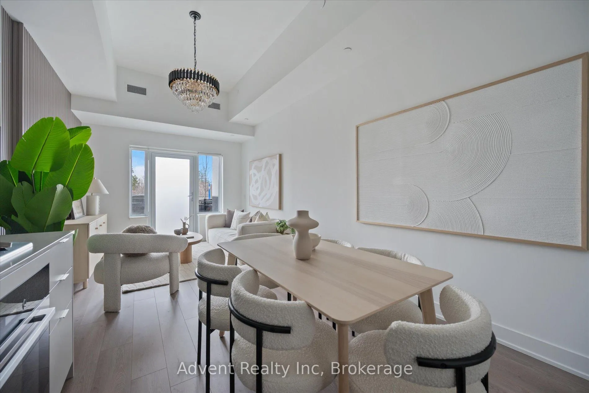 Photo 4 of Unit 132, 8 Cedarland Drive, Markham, Unionville — HOMEH