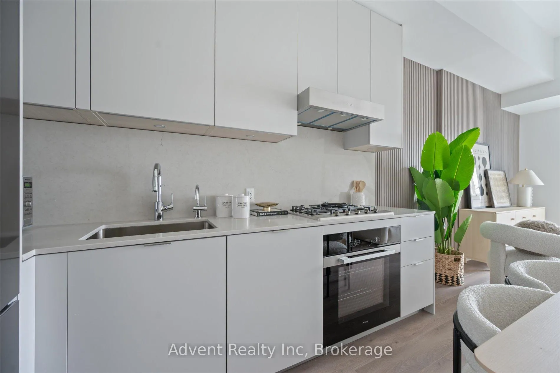 Photo 9 of Unit 132, 8 Cedarland Drive, Markham, Unionville — HOMEH
