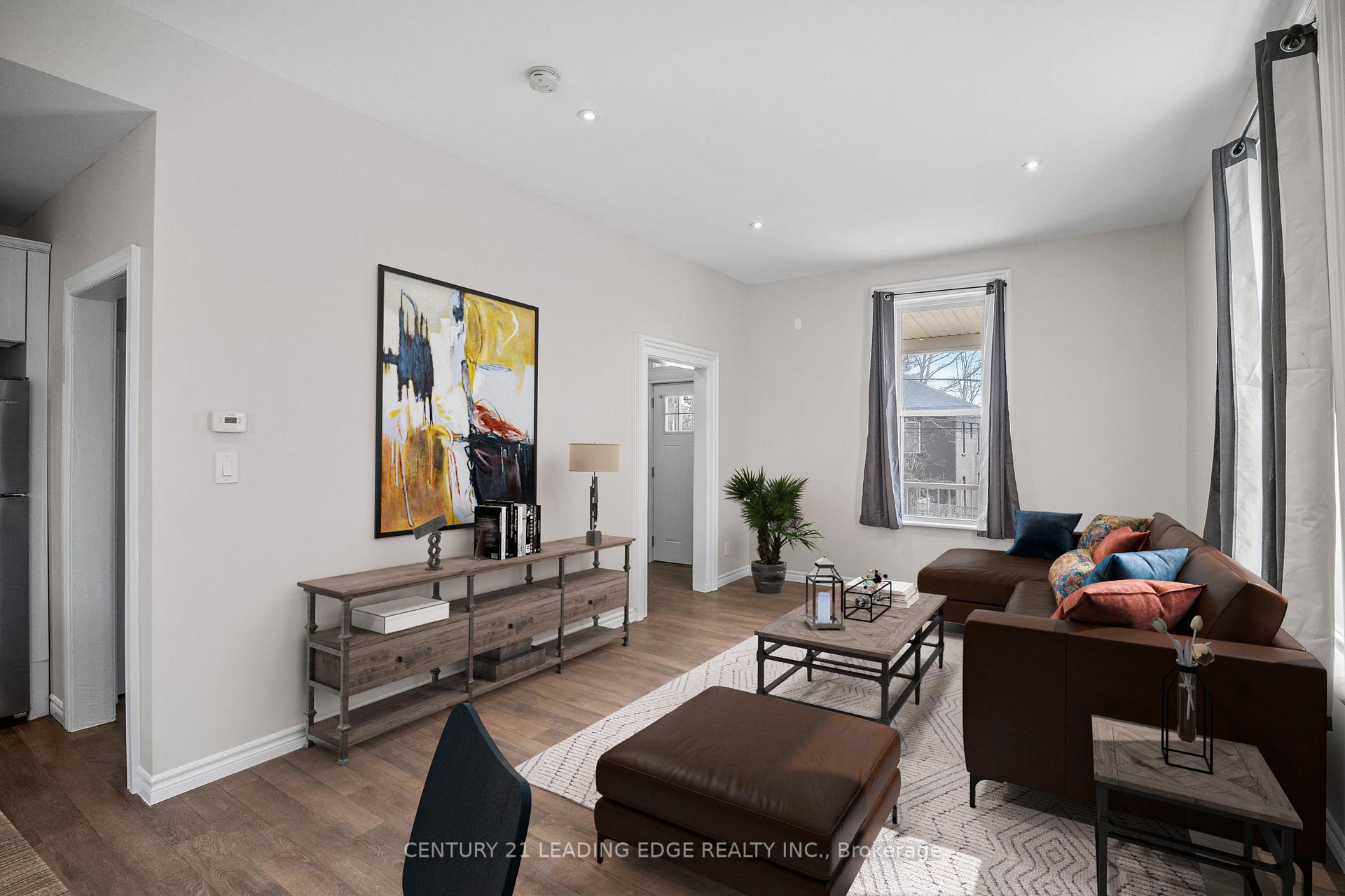 Photo 7 of 575 Stewart Street, Peterborough, Town Ward 3 — HOMEH