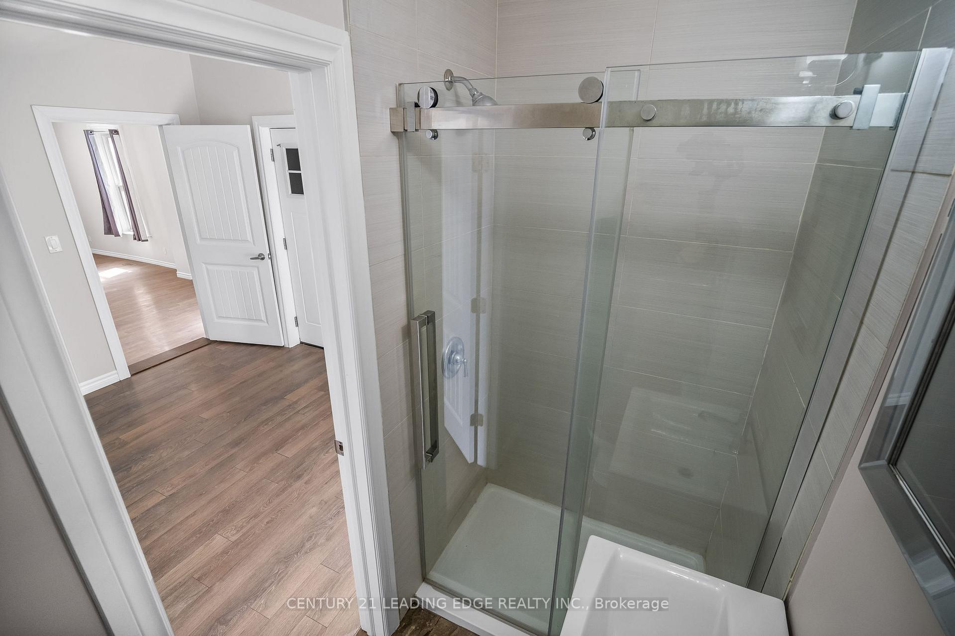 Photo 14 of 575 Stewart Street, Peterborough, Town Ward 3 — HOMEH