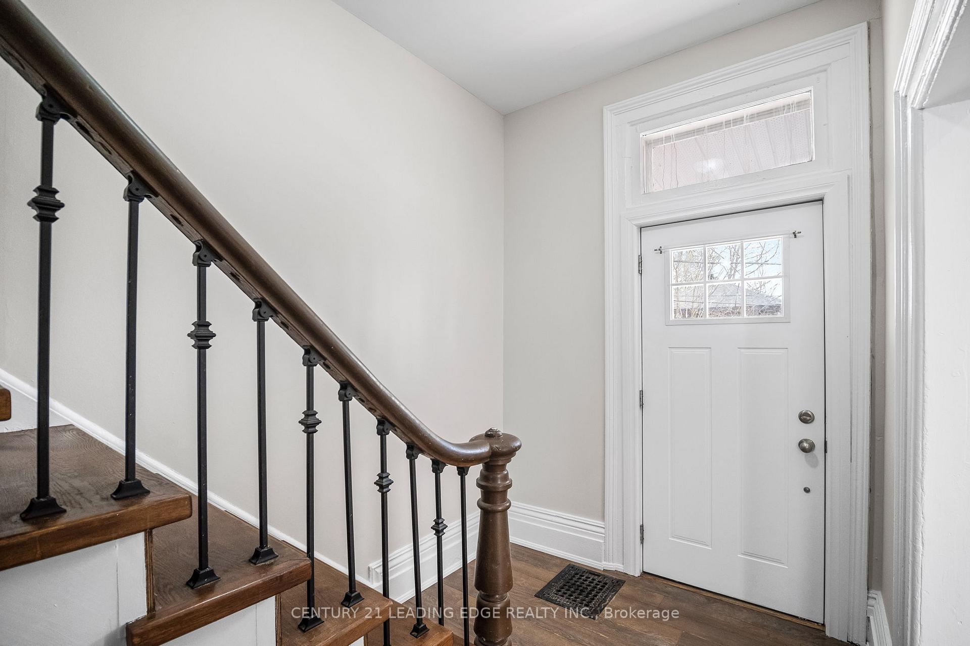 Photo 15 of 575 Stewart Street, Peterborough, Town Ward 3 — HOMEH
