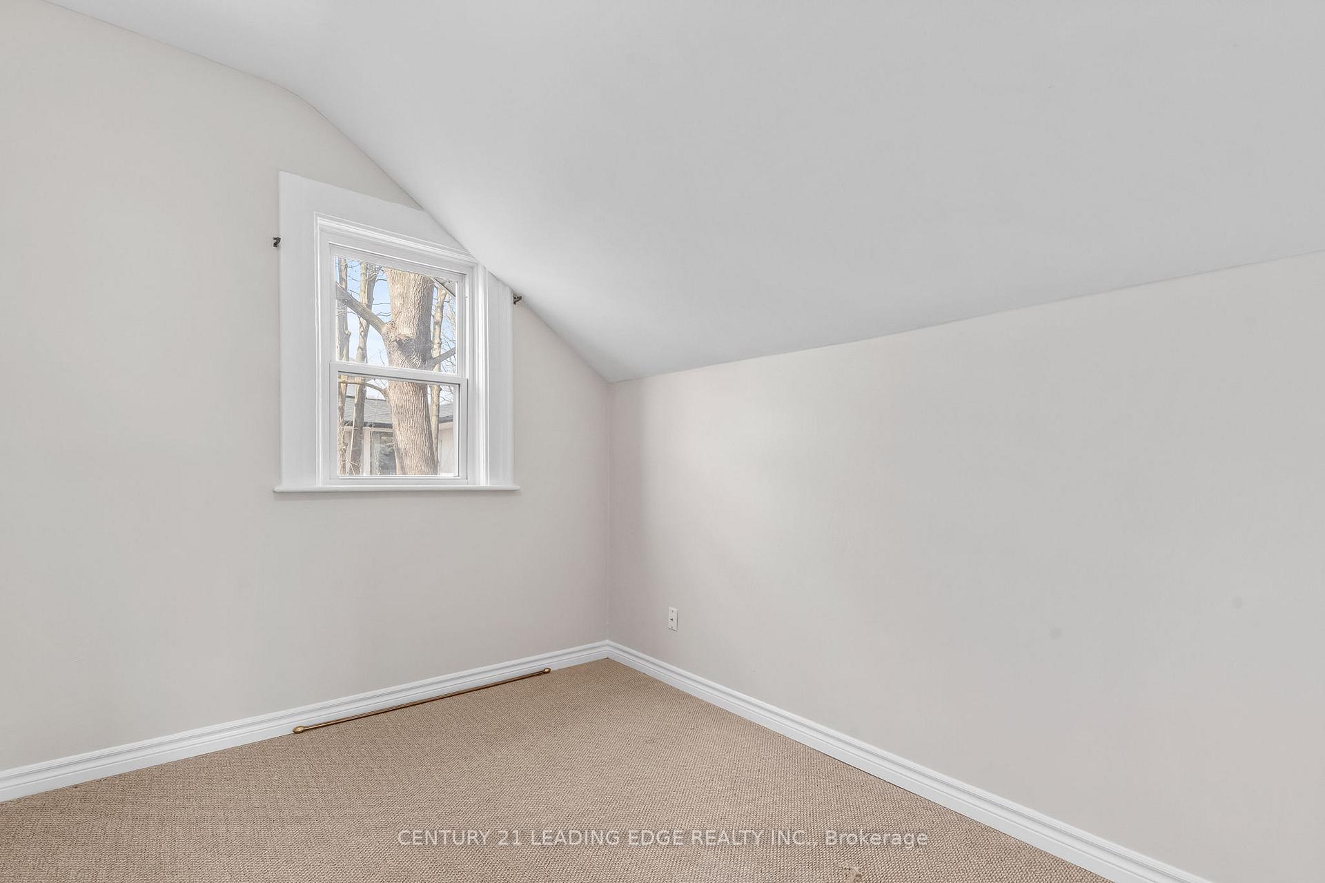 Photo 22 of 575 Stewart Street, Peterborough, Town Ward 3 — HOMEH