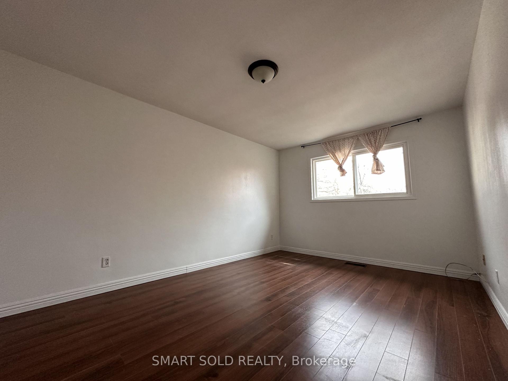 Photo 8 of 117 Micmac Crescent, North York, Henry Farm — HOMEH