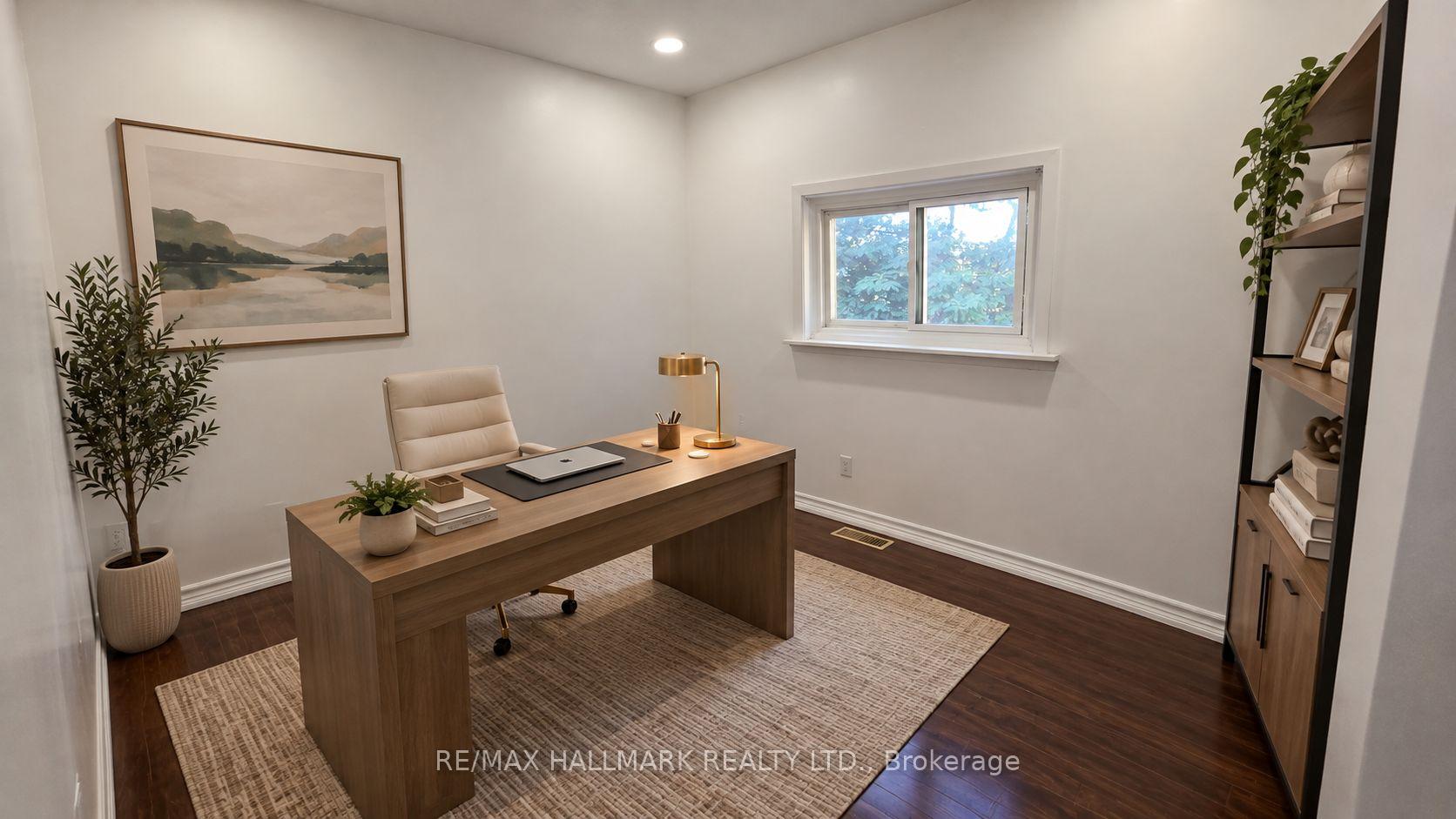 Photo 8 of 46 Collins Crescent, Aurora, Aurora Heights — HOMEH