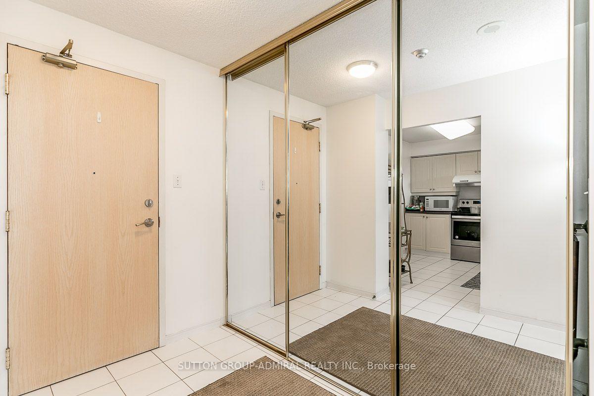 Photo 6 of Unit 1002, 11 Townsgate Drive, Vaughan, Crestwood-Springfarm-Yorkhill — HOMEH