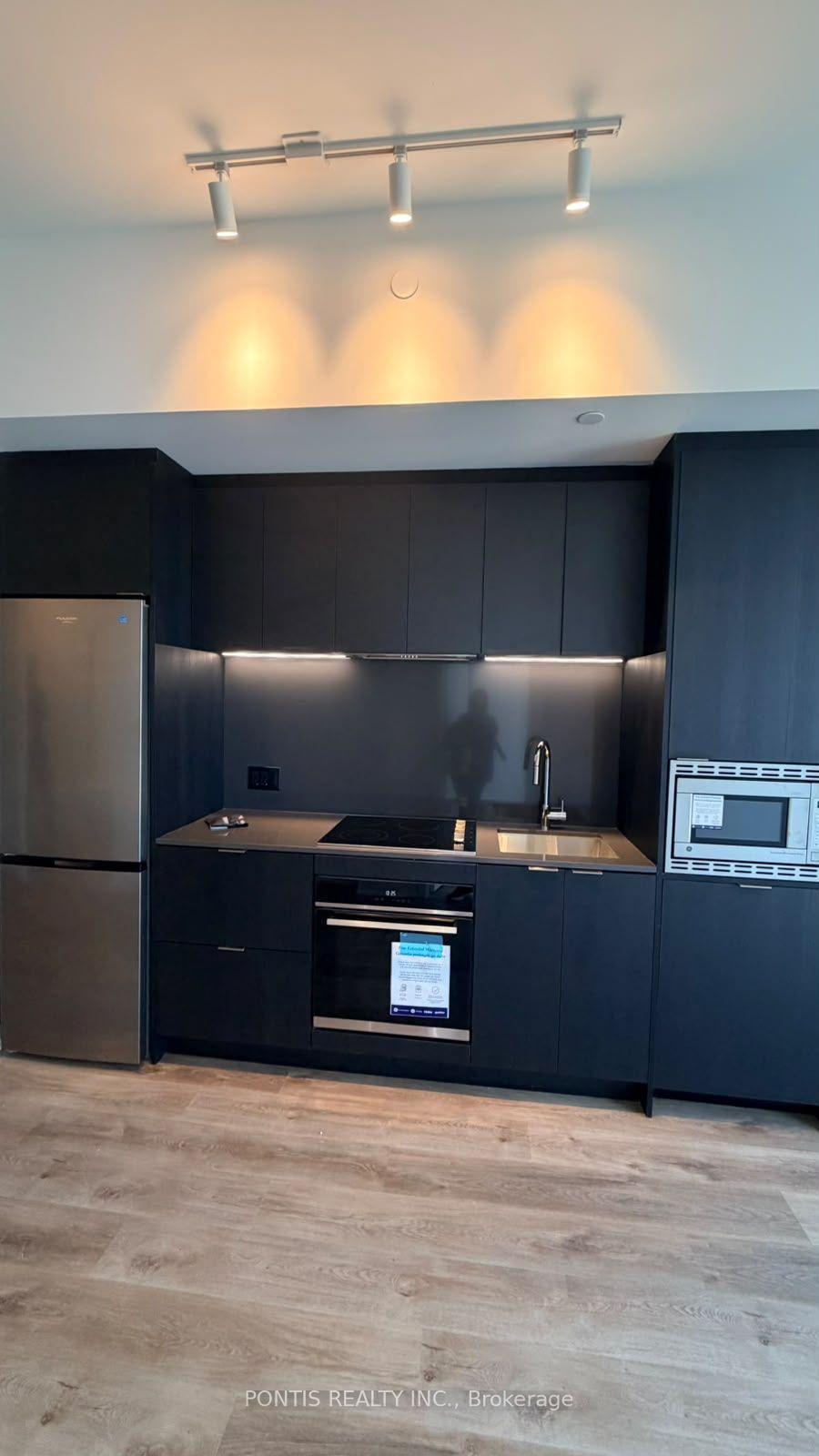 Photo 13 of Unit 504, 91 John Street, Hamilton, Corktown — HOMEH