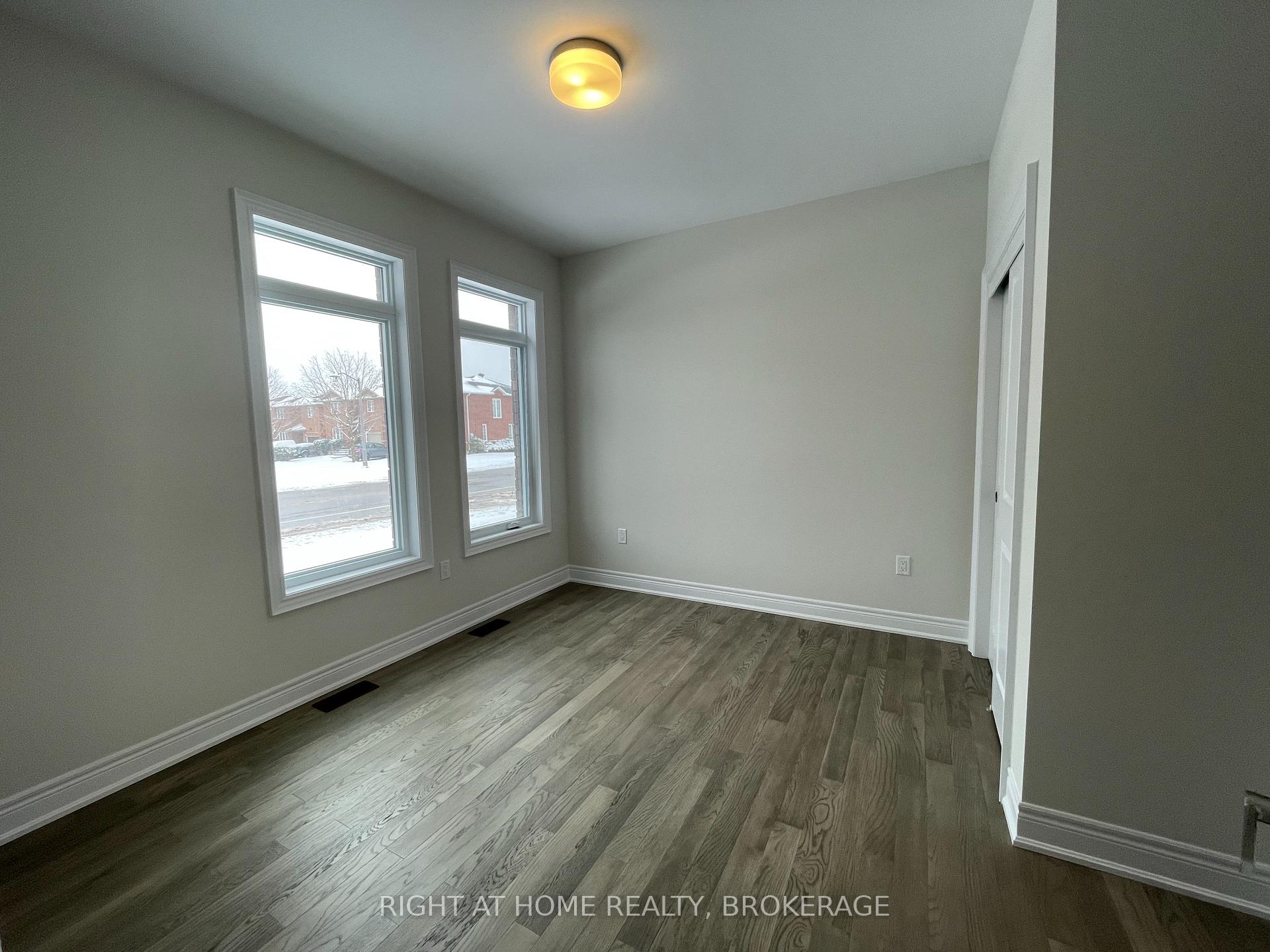 Photo 2 of 2737 Westoak Trails Boulevard, Oakville, Westmount — HOMEH