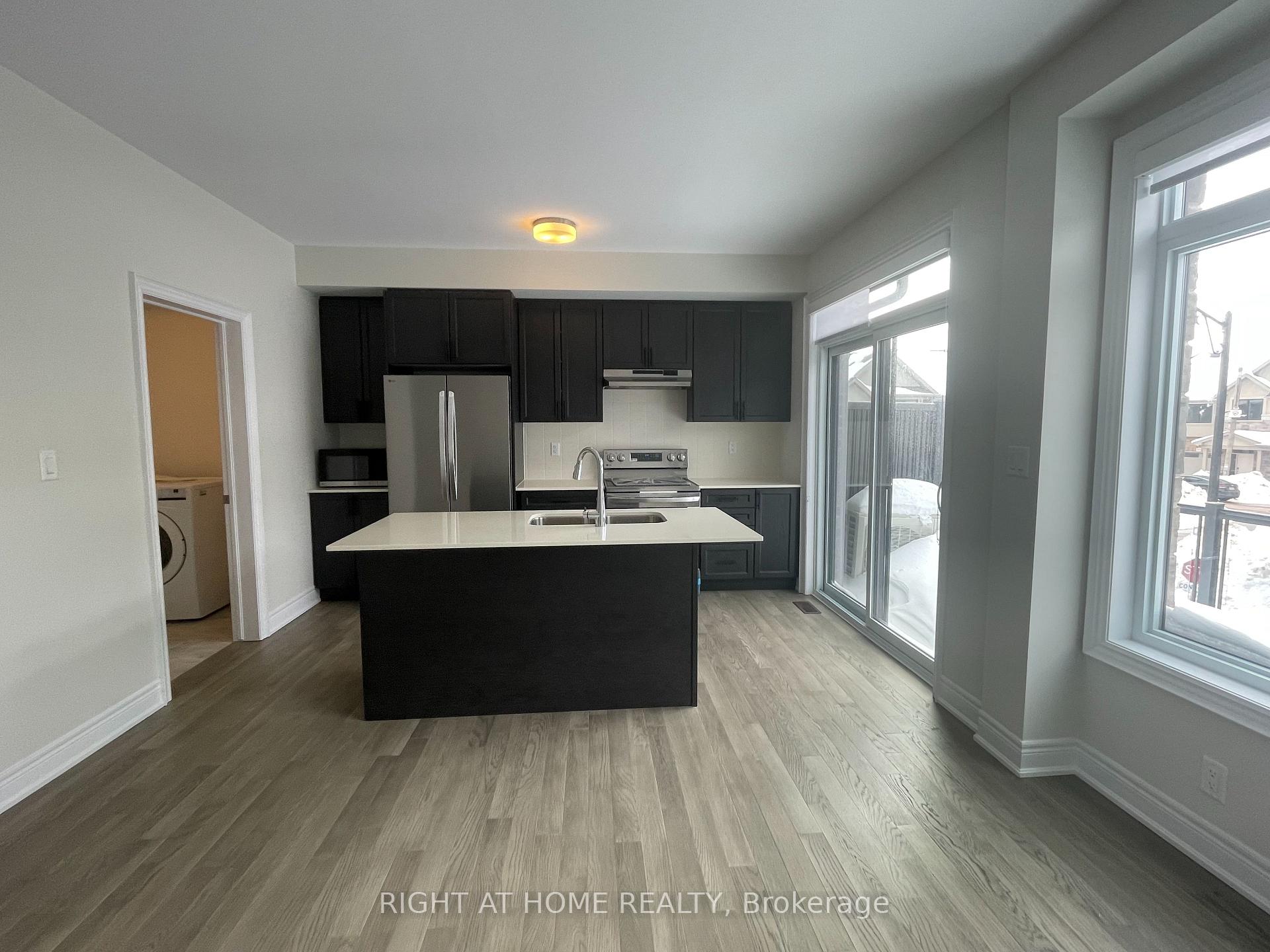 Photo 7 of 2737 Westoak Trails Boulevard, Oakville, Westmount — HOMEH