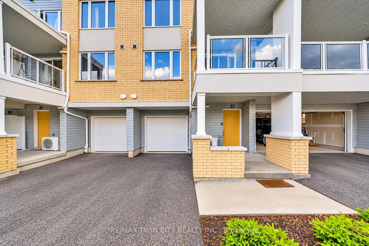 Photo 2 of 23 Valencia Avenue, Kitchener, Trussler — HOMEH