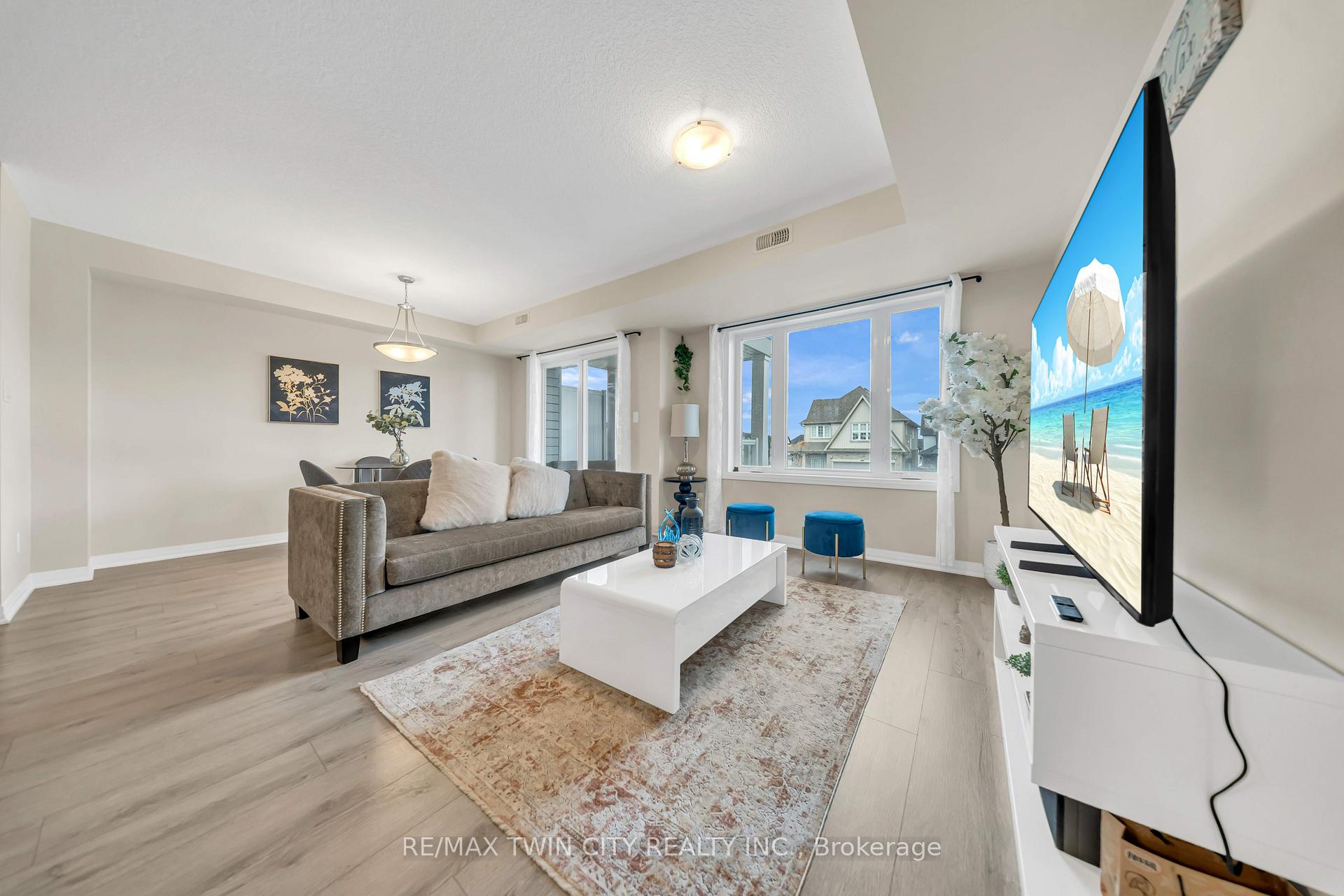 Photo 10 of 23 Valencia Avenue, Kitchener, Trussler — HOMEH