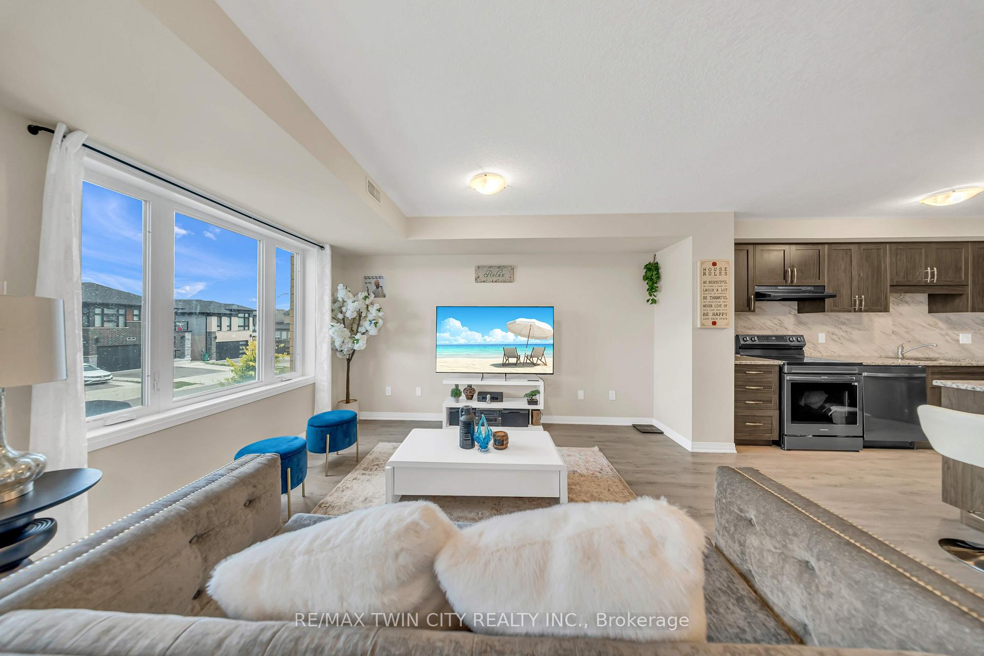 Photo 12 of 23 Valencia Avenue, Kitchener, Trussler — HOMEH