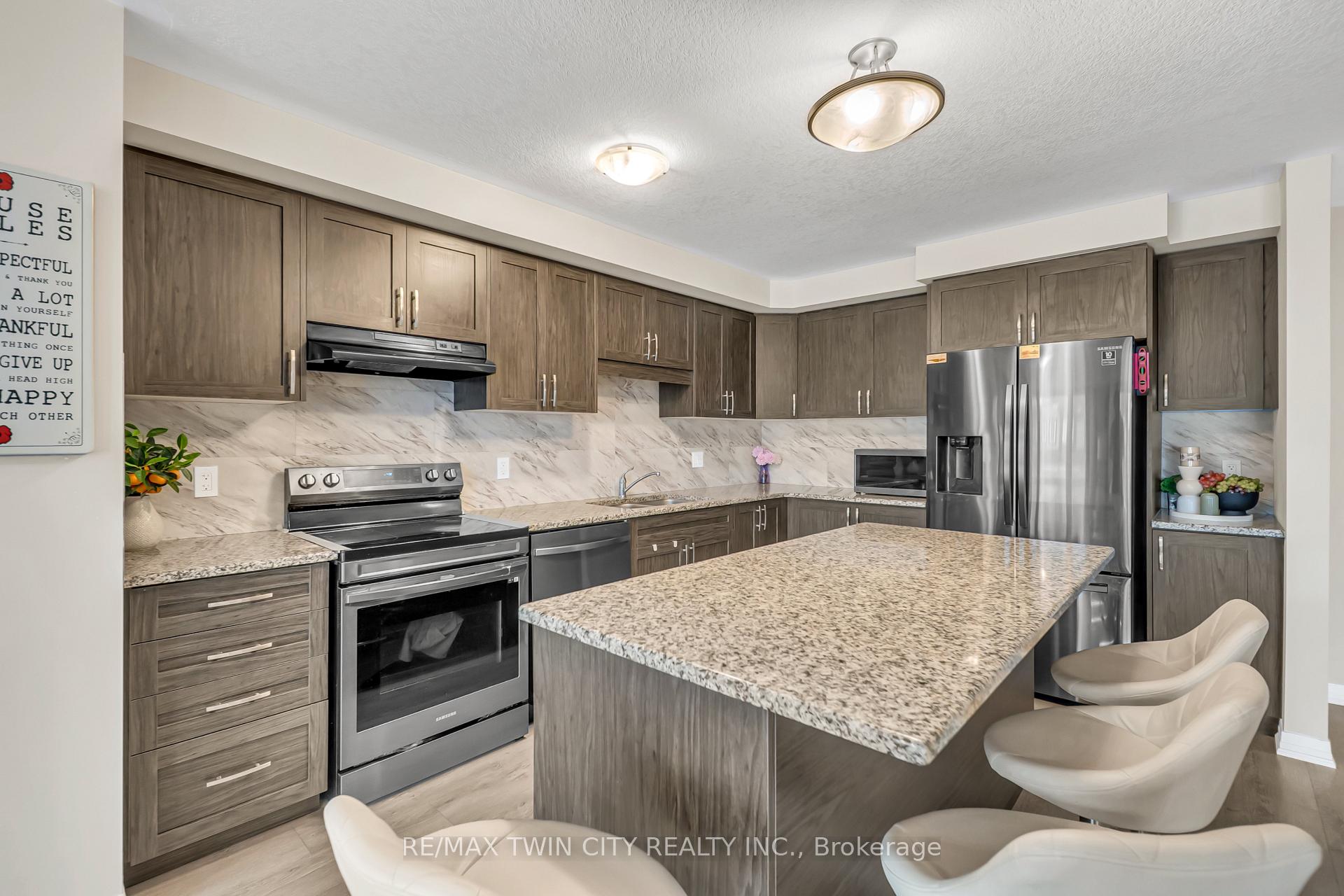 Photo 13 of 23 Valencia Avenue, Kitchener, Trussler — HOMEH