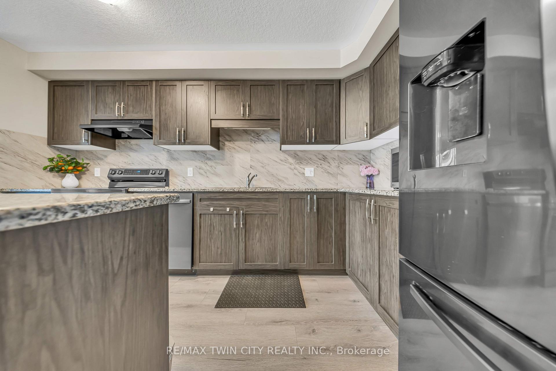 Photo 14 of 23 Valencia Avenue, Kitchener, Trussler — HOMEH