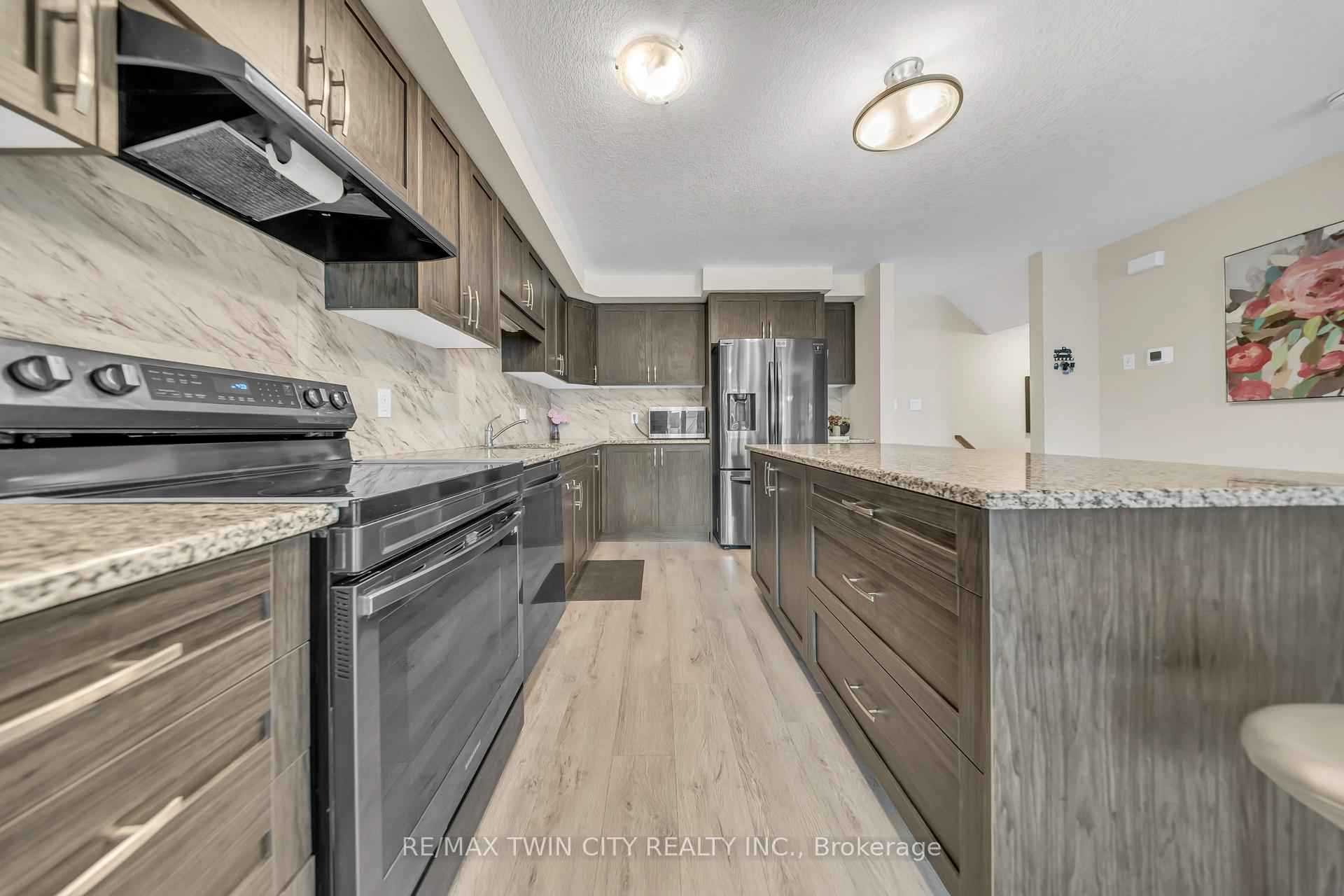 Photo 15 of 23 Valencia Avenue, Kitchener, Trussler — HOMEH