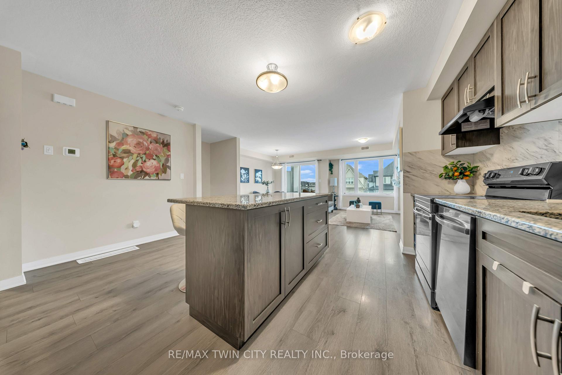 Photo 16 of 23 Valencia Avenue, Kitchener, Trussler — HOMEH