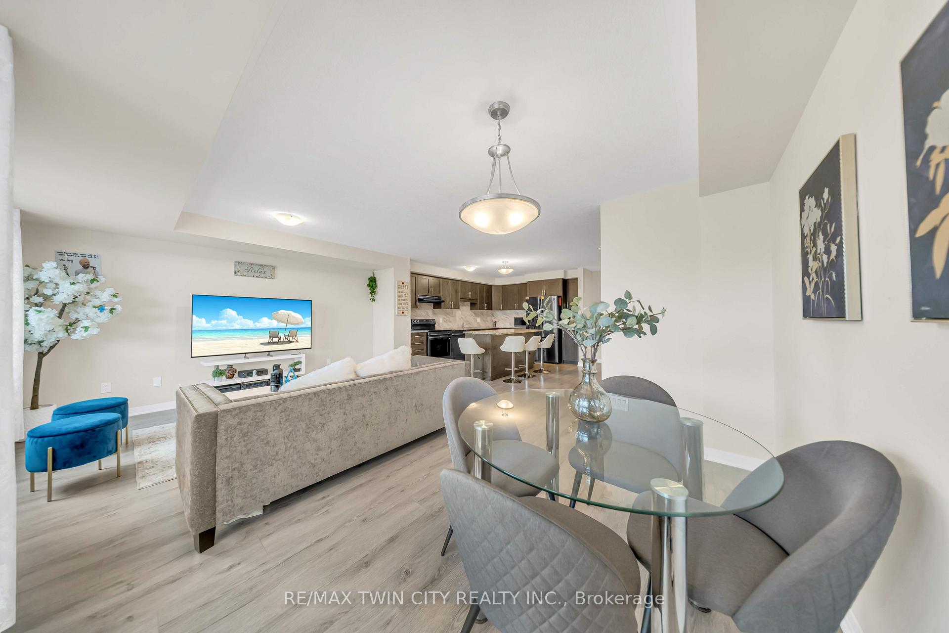 Photo 18 of 23 Valencia Avenue, Kitchener, Trussler — HOMEH