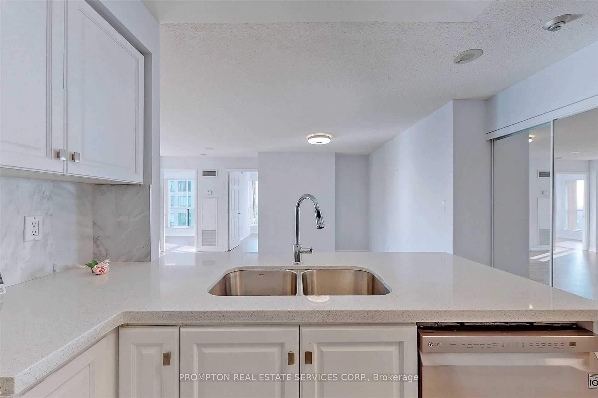 Photo 3 of Unit 2205, 7 Lorraine Drive, North York, Willowdale West — HOMEH