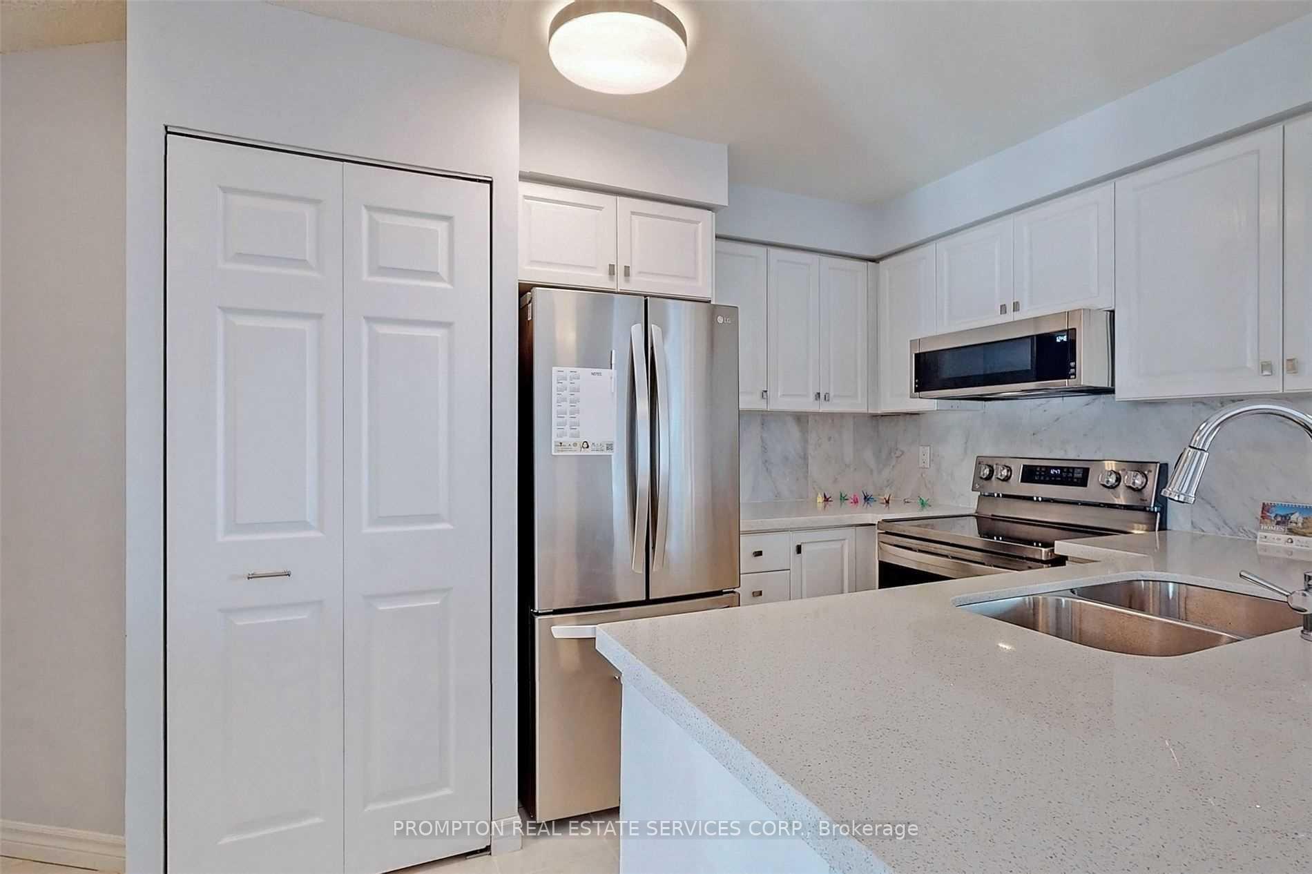 Photo 4 of Unit 2205, 7 Lorraine Drive, North York, Willowdale West — HOMEH