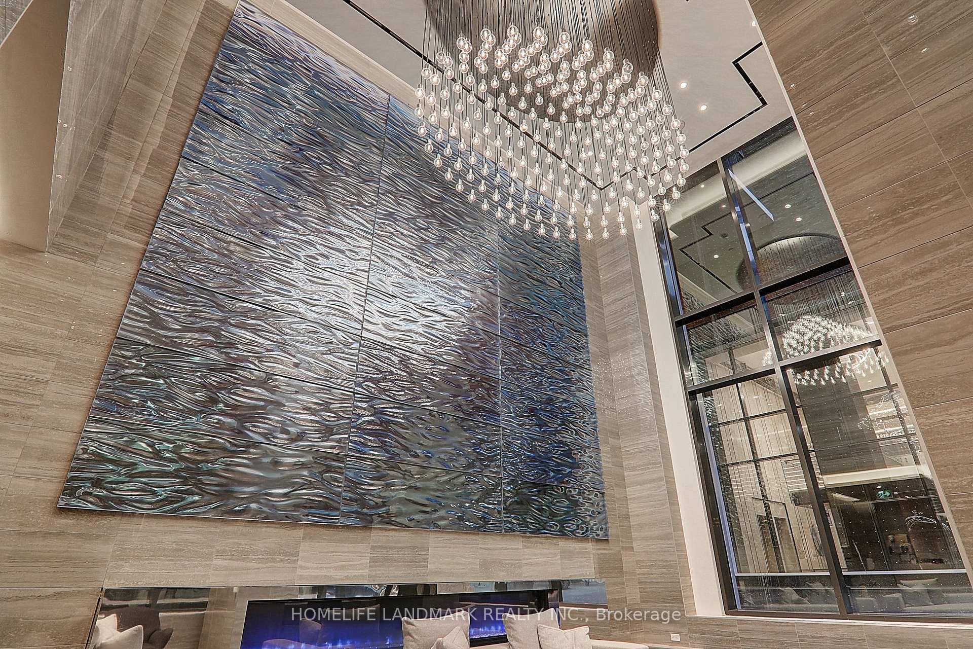 Photo 4 of Unit 702, 115 Blue Jays Way, Toronto, Waterfront Communities — HOMEH