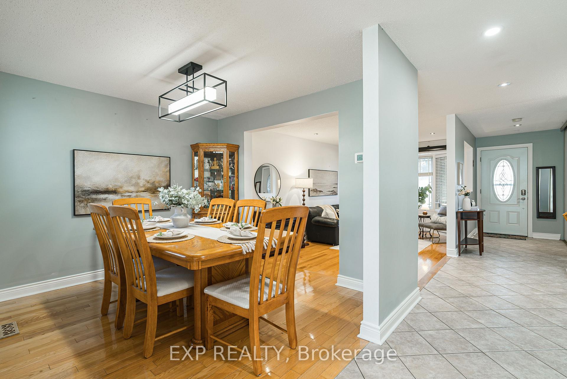 Photo 10 of 1237 Cedarcroft Crescent, Ottawa, Pineview — HOMEH
