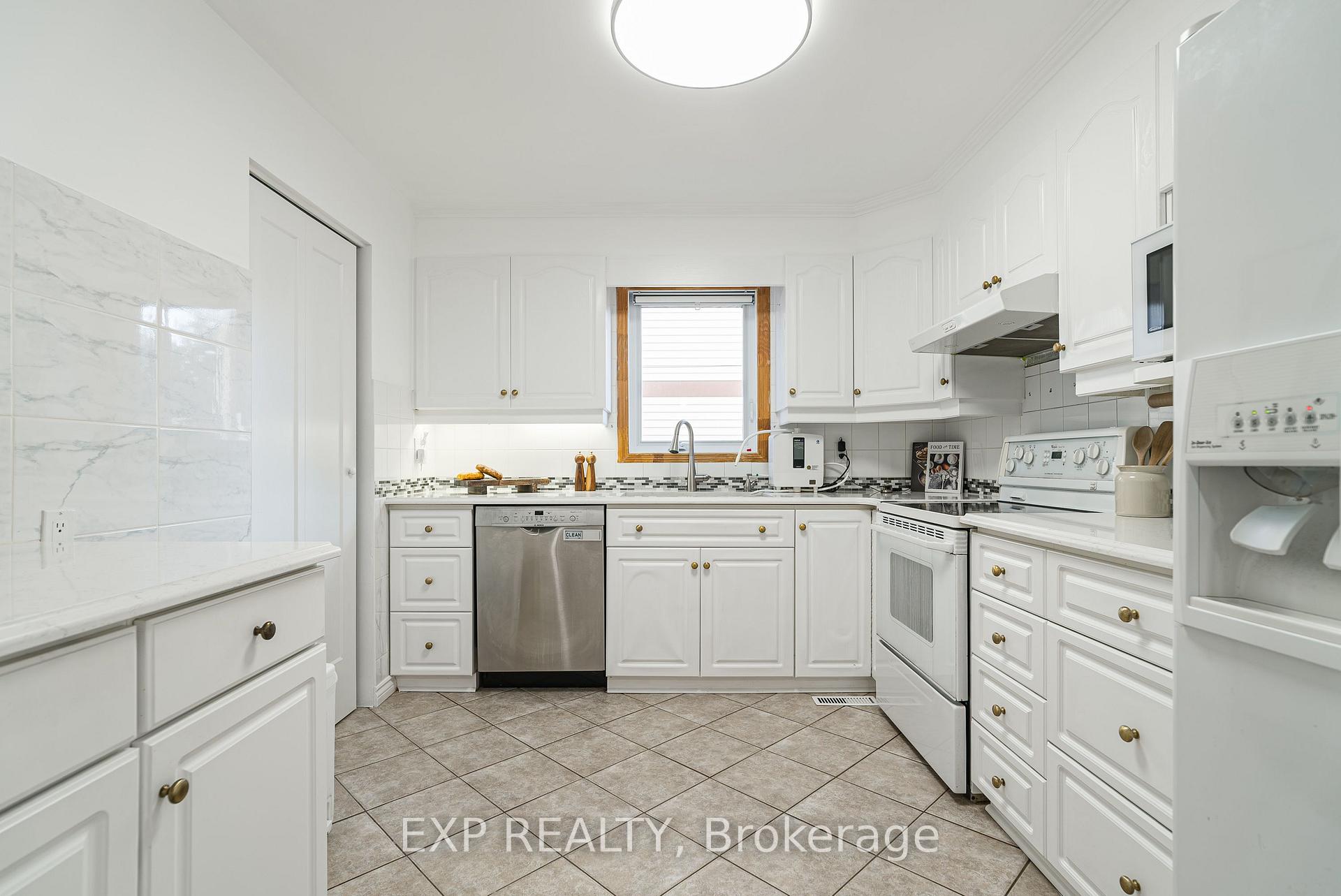 Photo 13 of 1237 Cedarcroft Crescent, Ottawa, Pineview — HOMEH