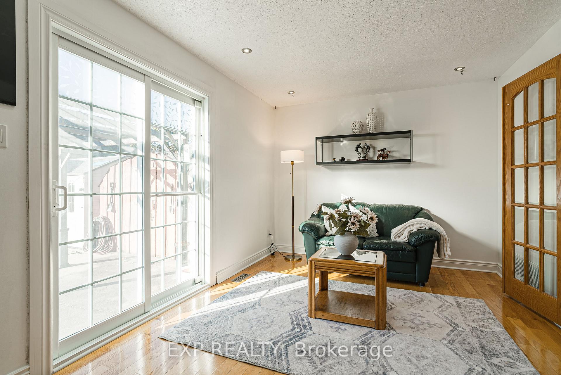 Photo 17 of 1237 Cedarcroft Crescent, Ottawa, Pineview — HOMEH