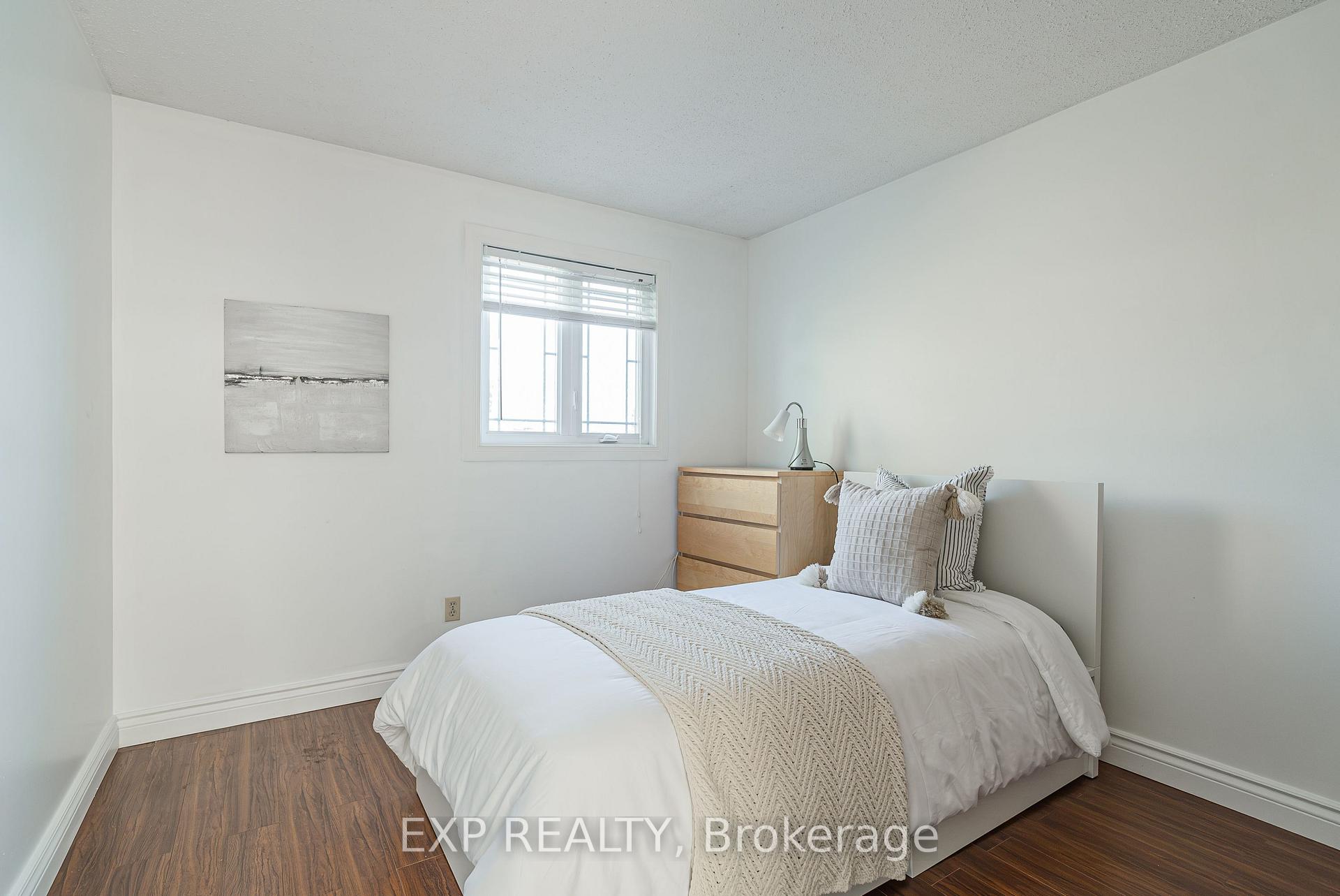 Photo 19 of 1237 Cedarcroft Crescent, Ottawa, Pineview — HOMEH