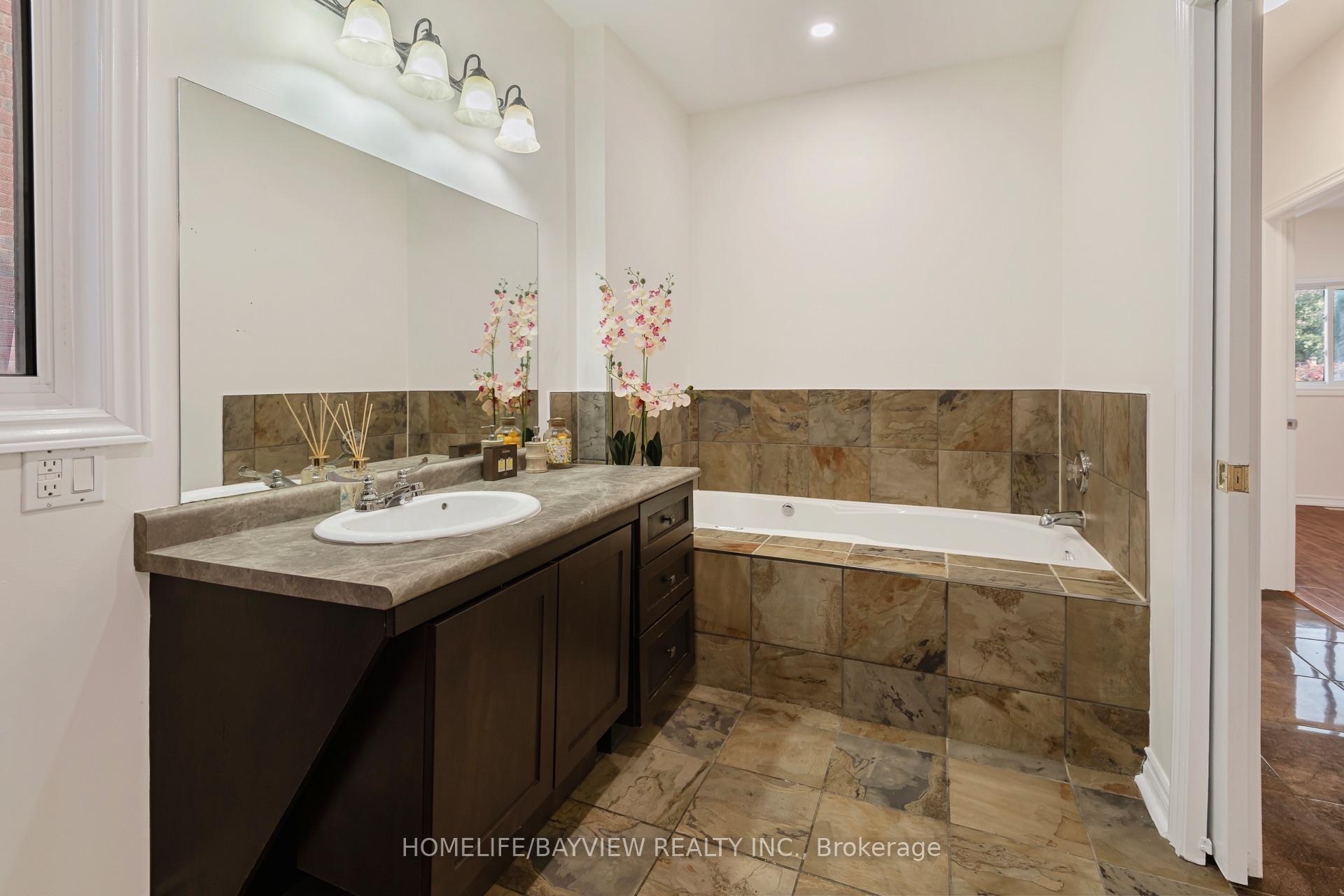 Photo 9 of 126 Raymond Crescent, Barrie, Painswick South — HOMEH