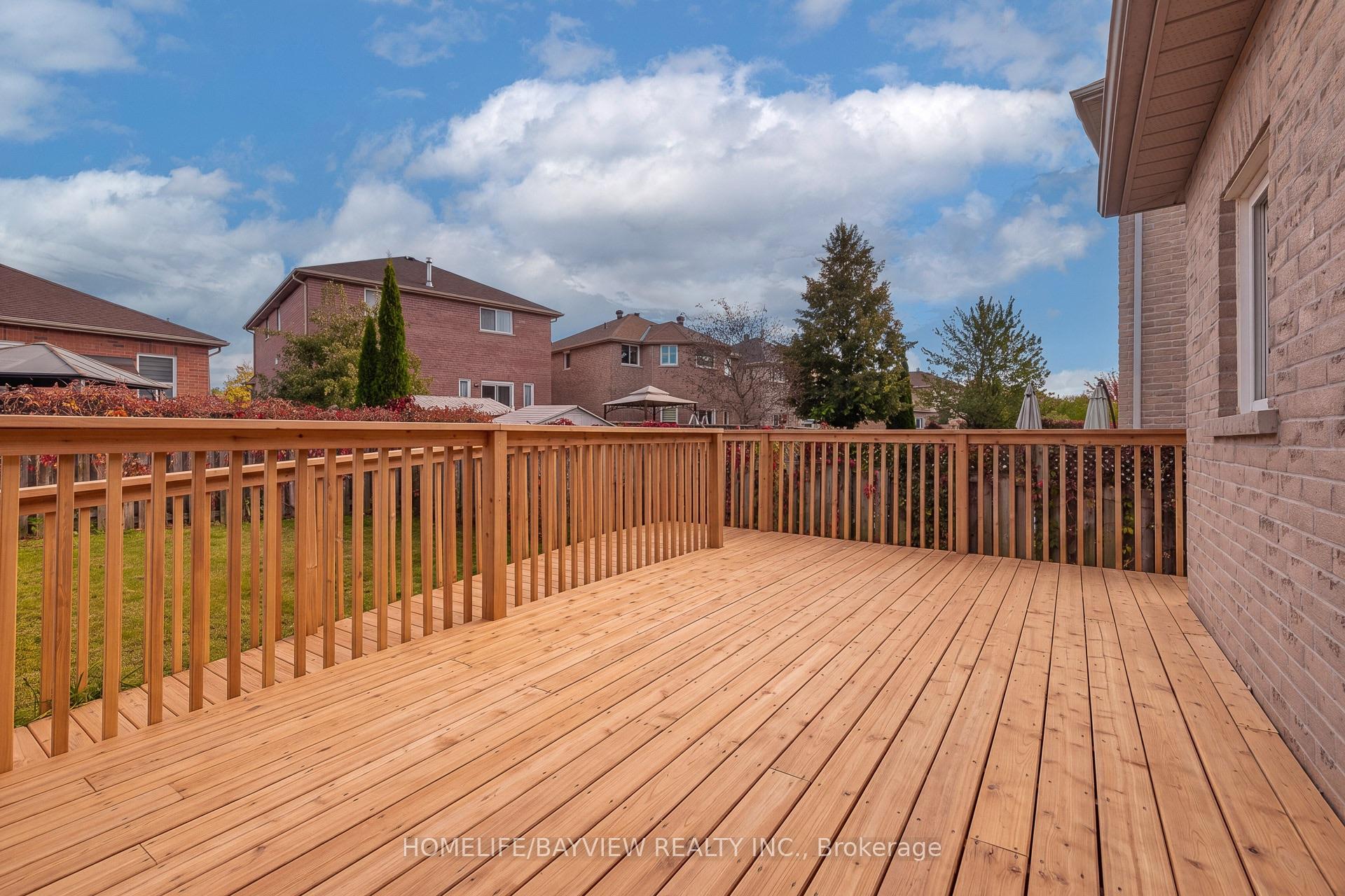 Photo 16 of 126 Raymond Crescent, Barrie, Painswick South — HOMEH