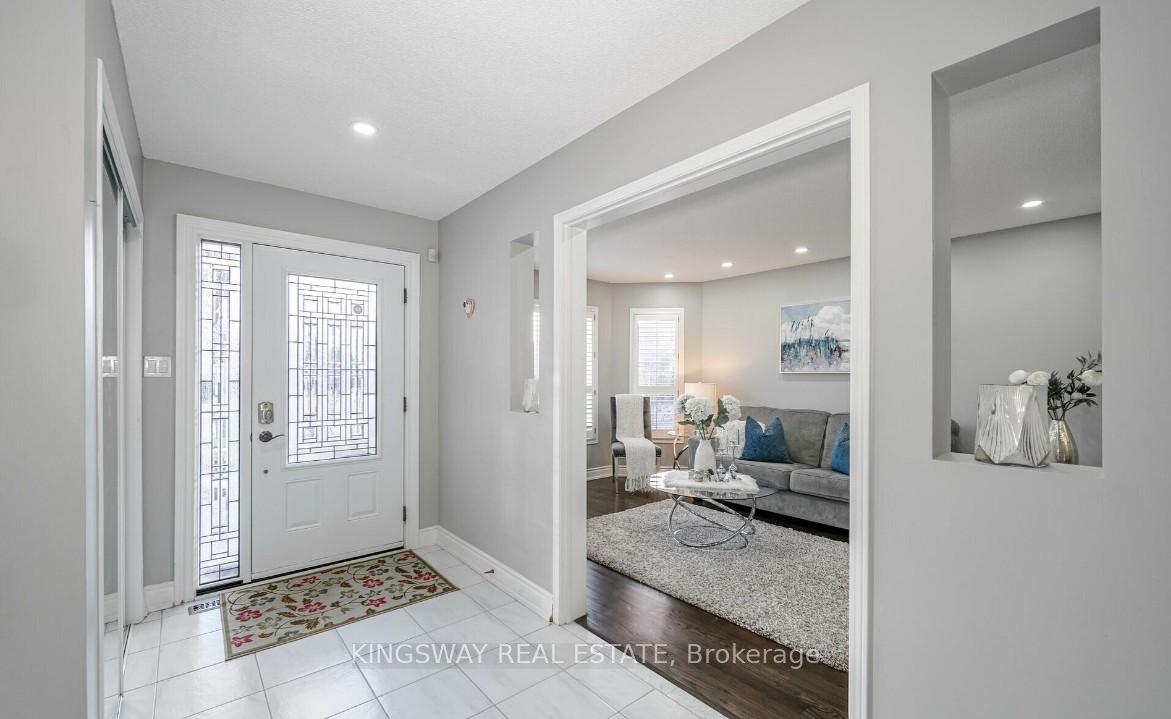 Photo 2 of 5103 Silverwater Mill Crescent, Mississauga, East Credit — HOMEH