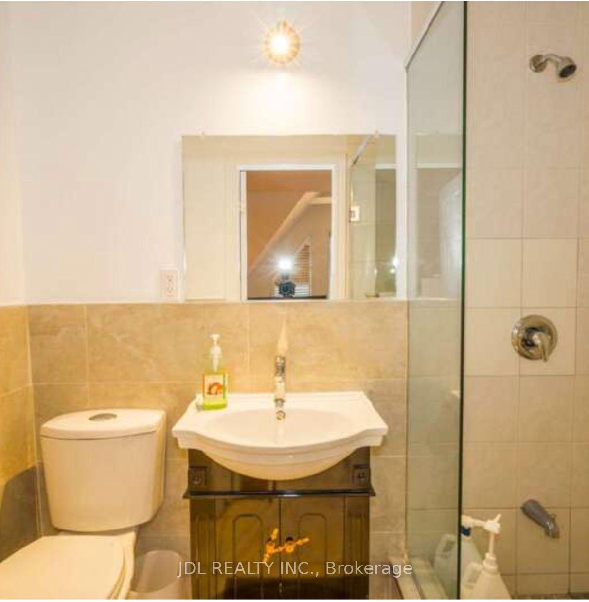 Photo 5 of Unit masterbedroomA main floor, 118 Shuter St Street, Toronto, Moss Park — HOMEH