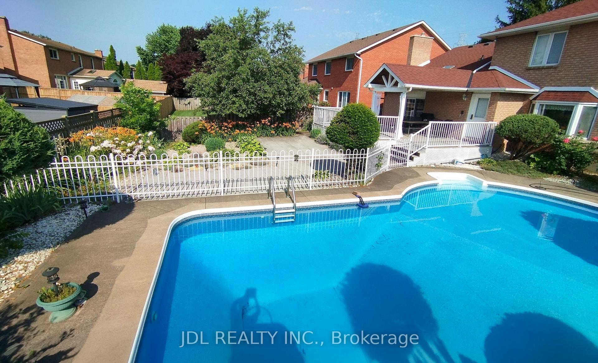 Photo 8 of 6240 Moretta Drive, Niagara Falls, Stamford — HOMEH