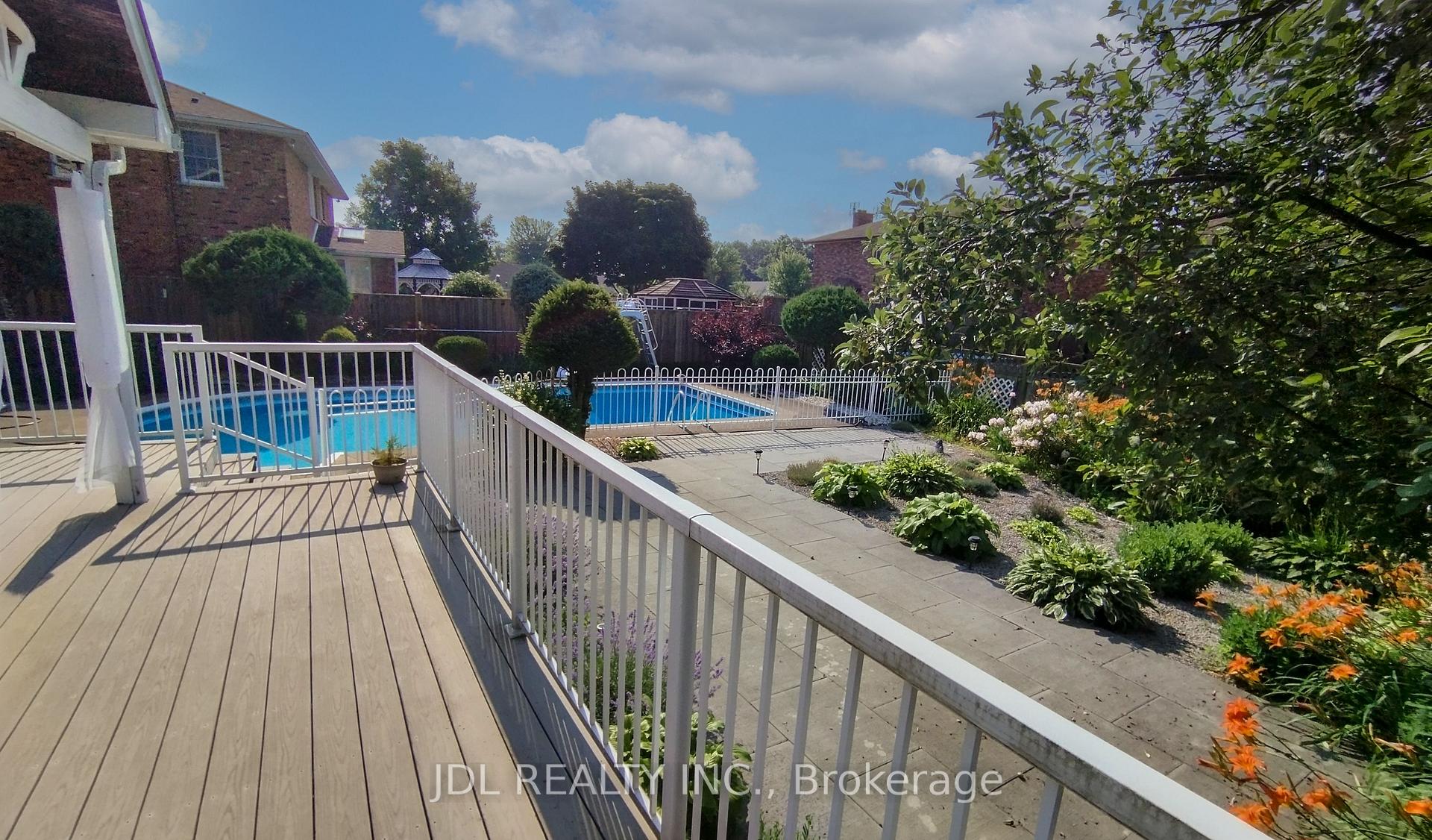 Photo 9 of 6240 Moretta Drive, Niagara Falls, Stamford — HOMEH